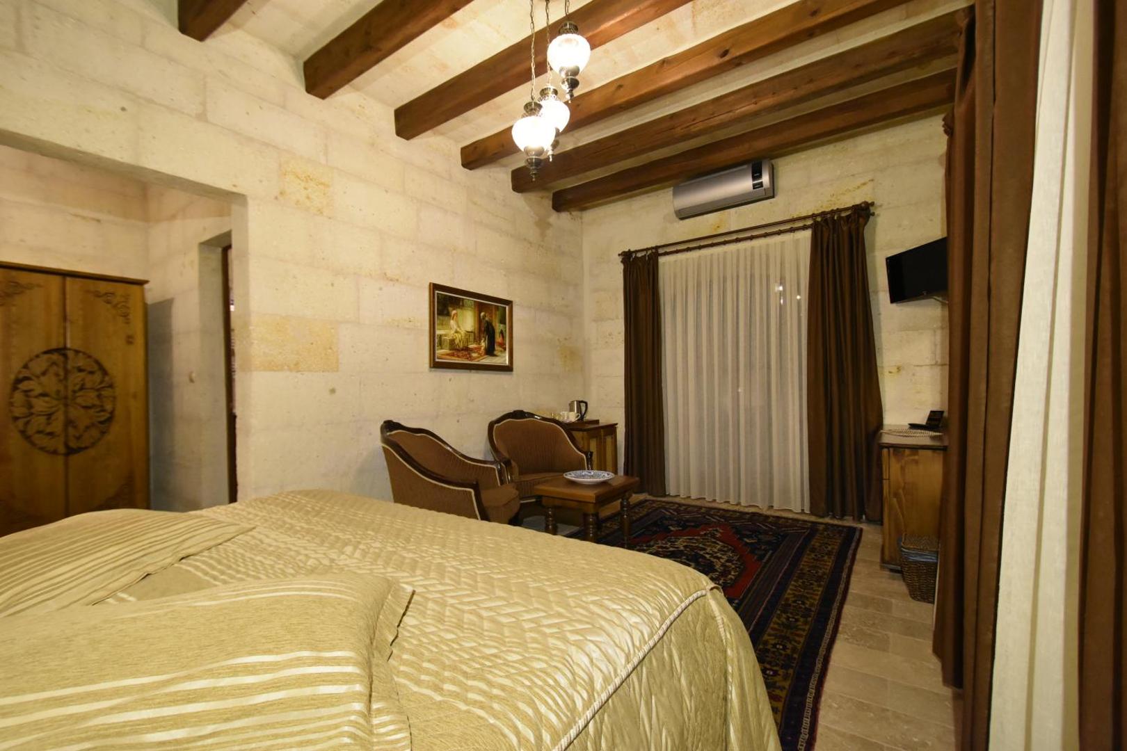 Harman Cave Hotel