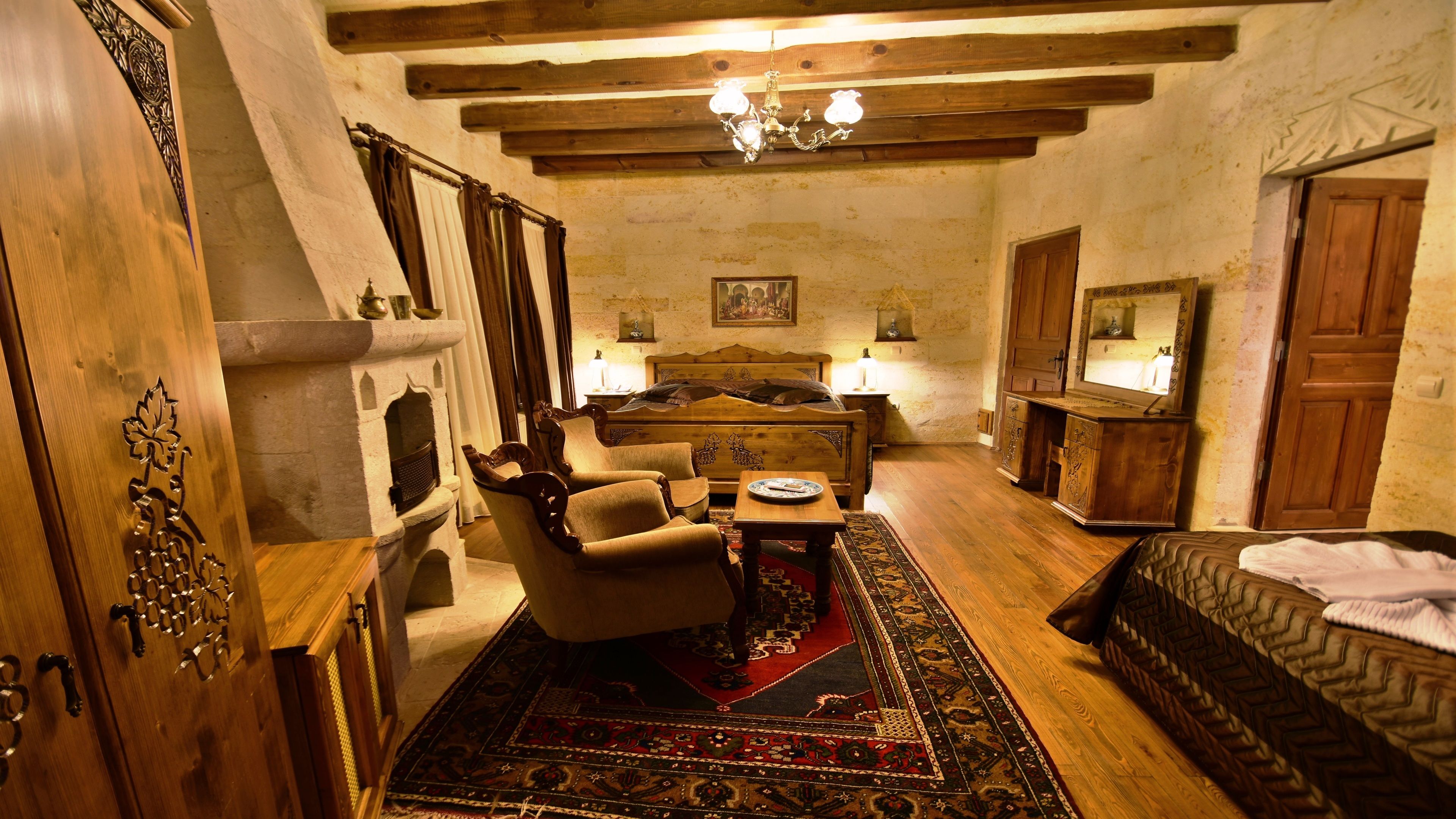 Harman Cave Hotel