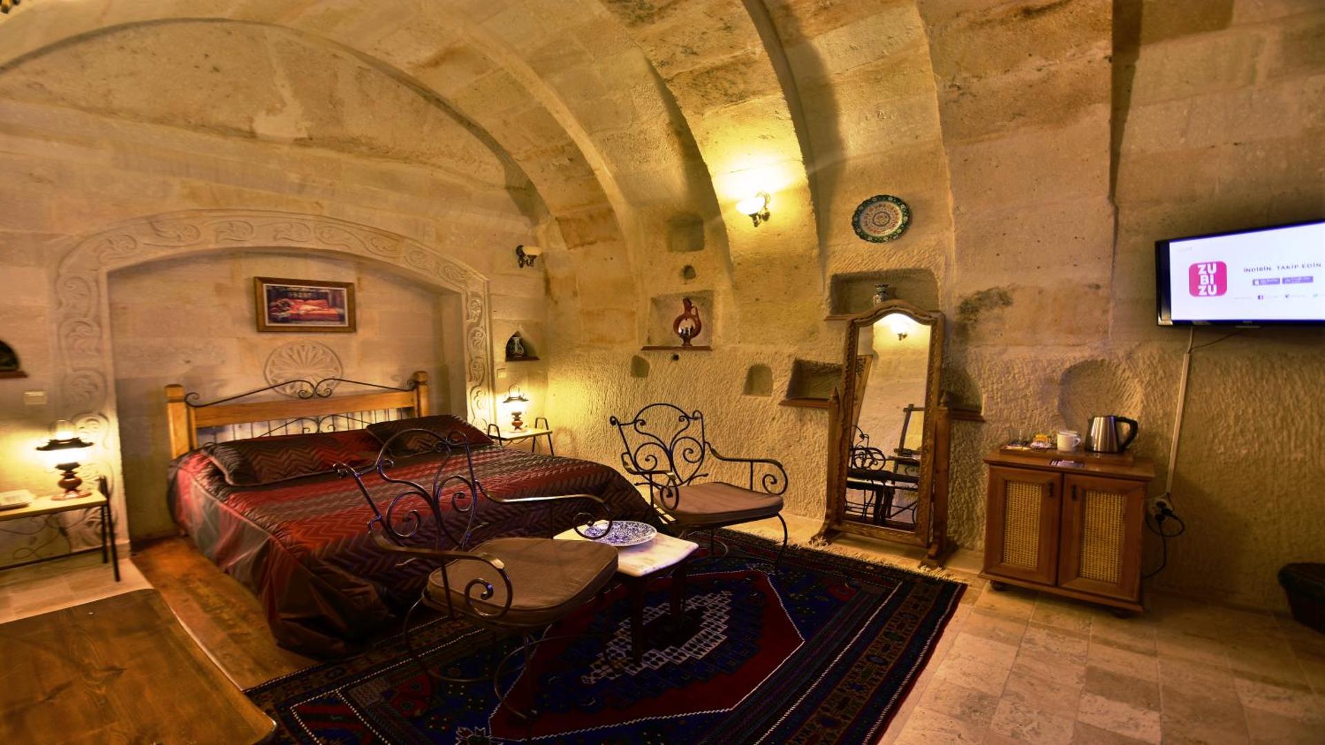 Harman Cave Hotel