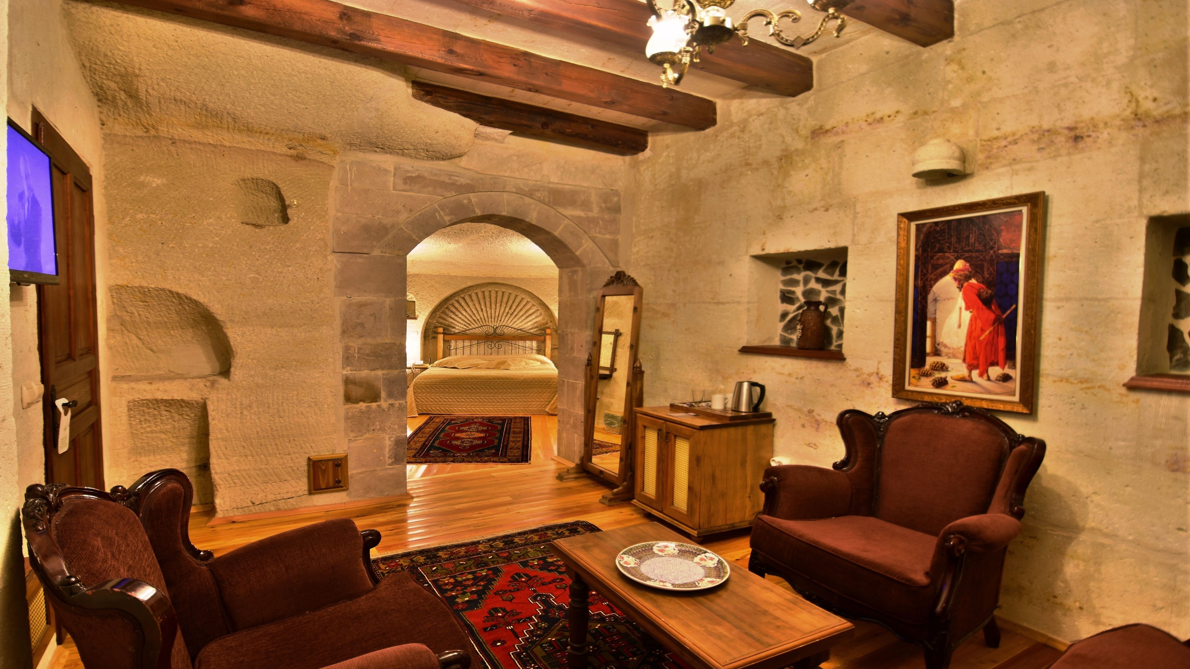 Harman Cave Hotel