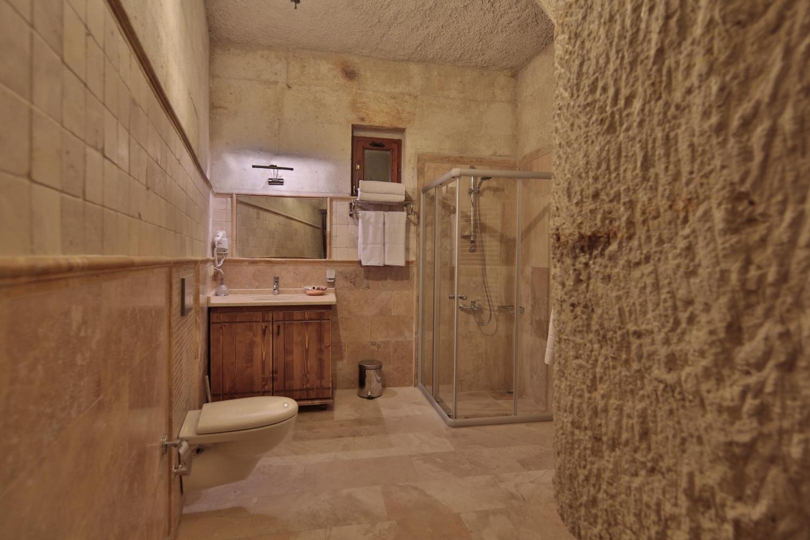 Harman Cave Hotel