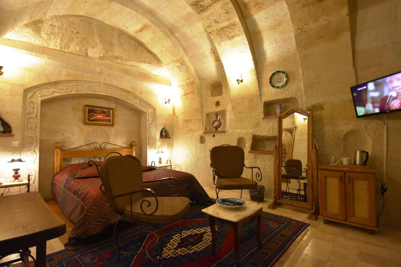 Harman Cave Hotel