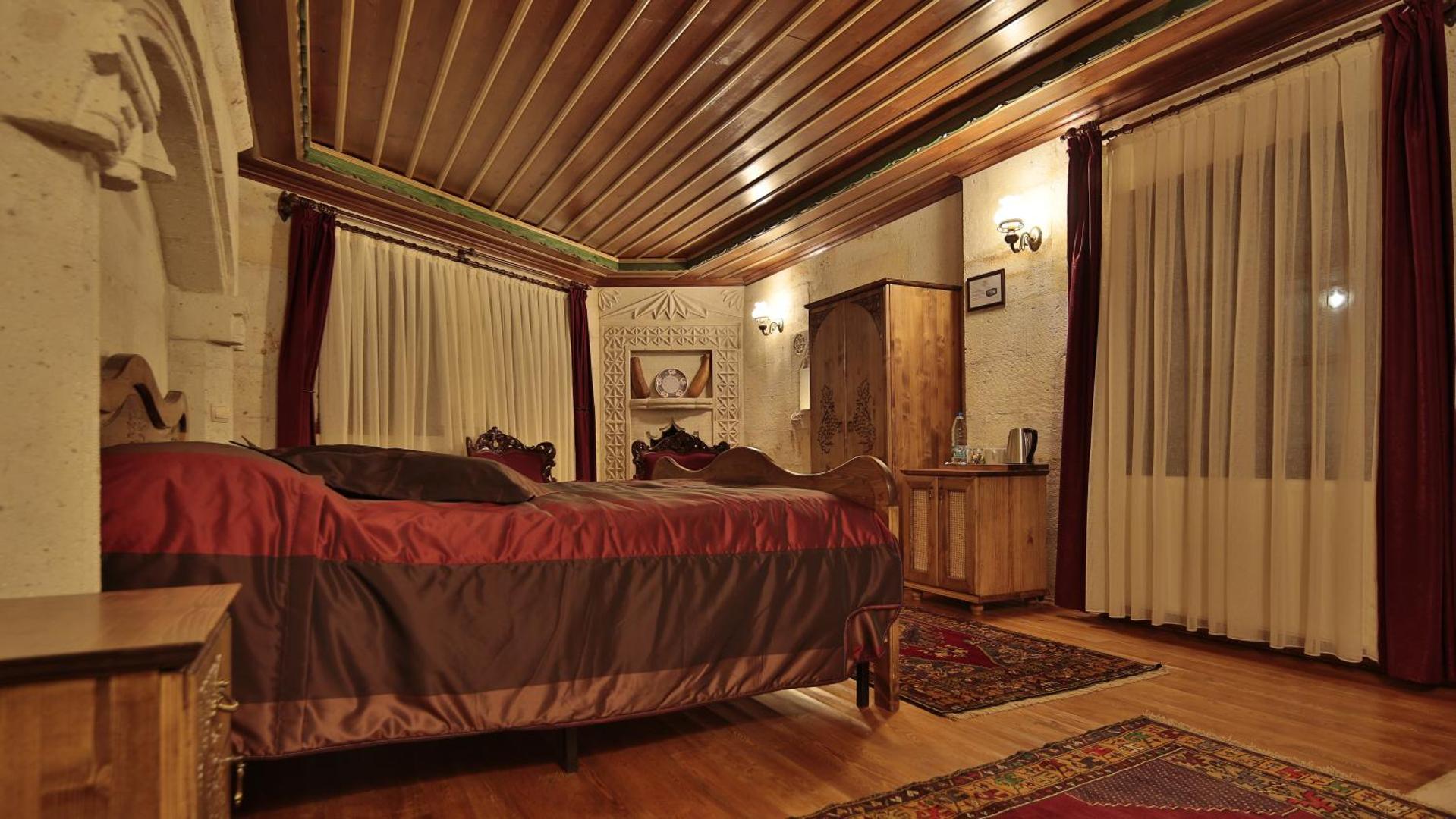 Harman Cave Hotel
