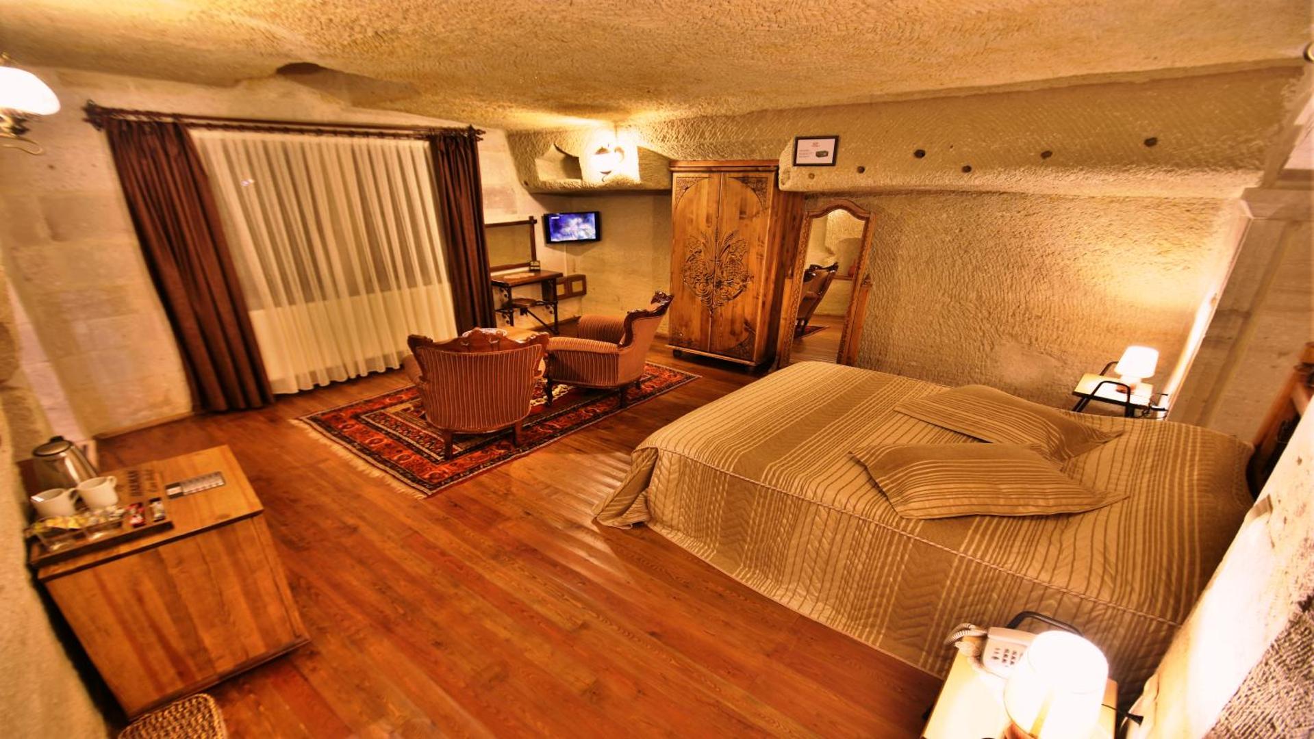 Harman Cave Hotel