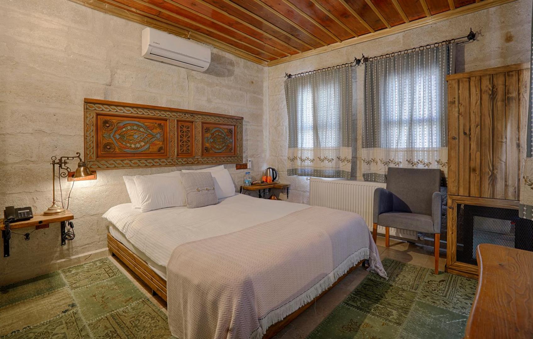 Henna Hotel