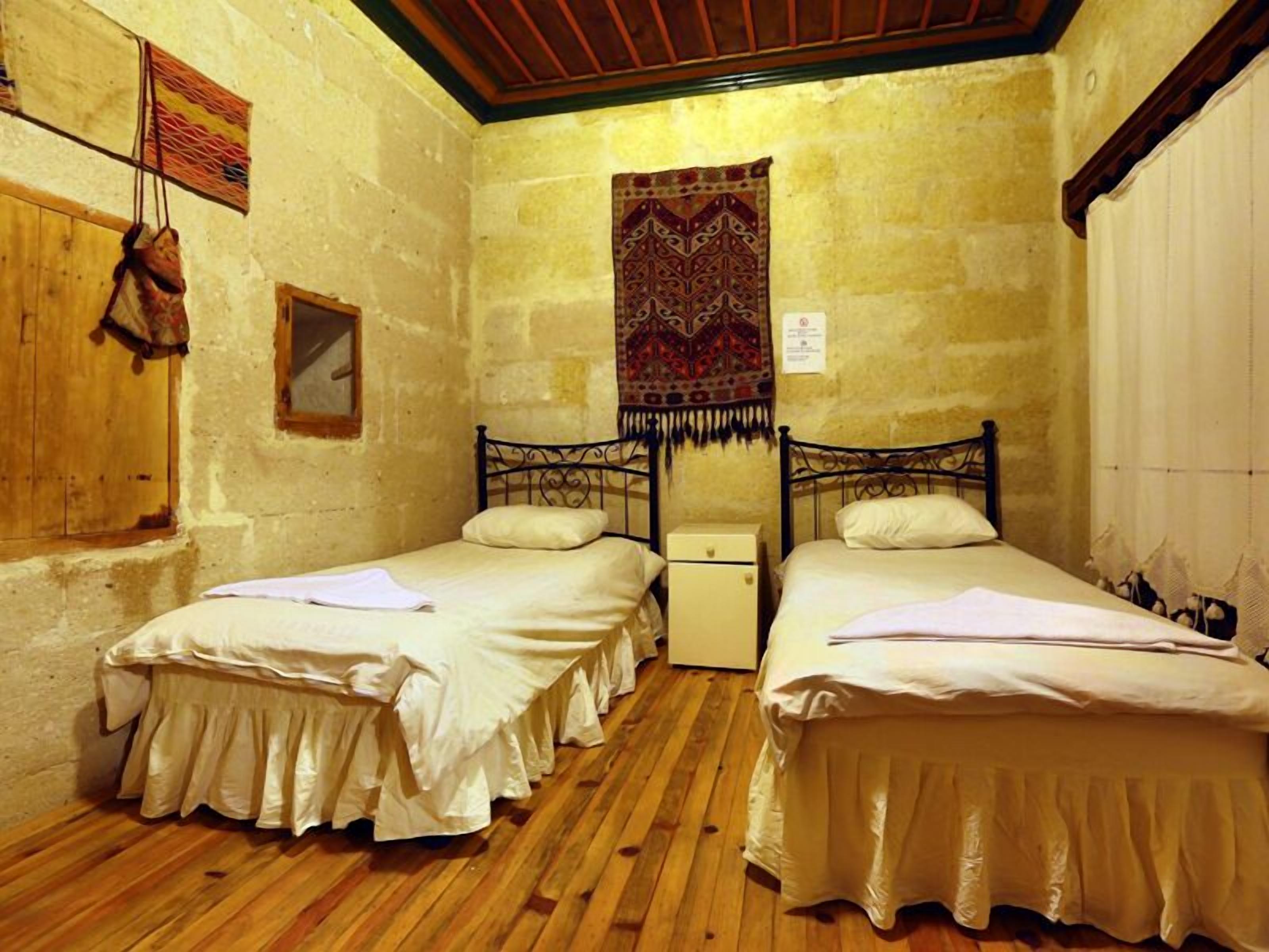 Henna Hotel