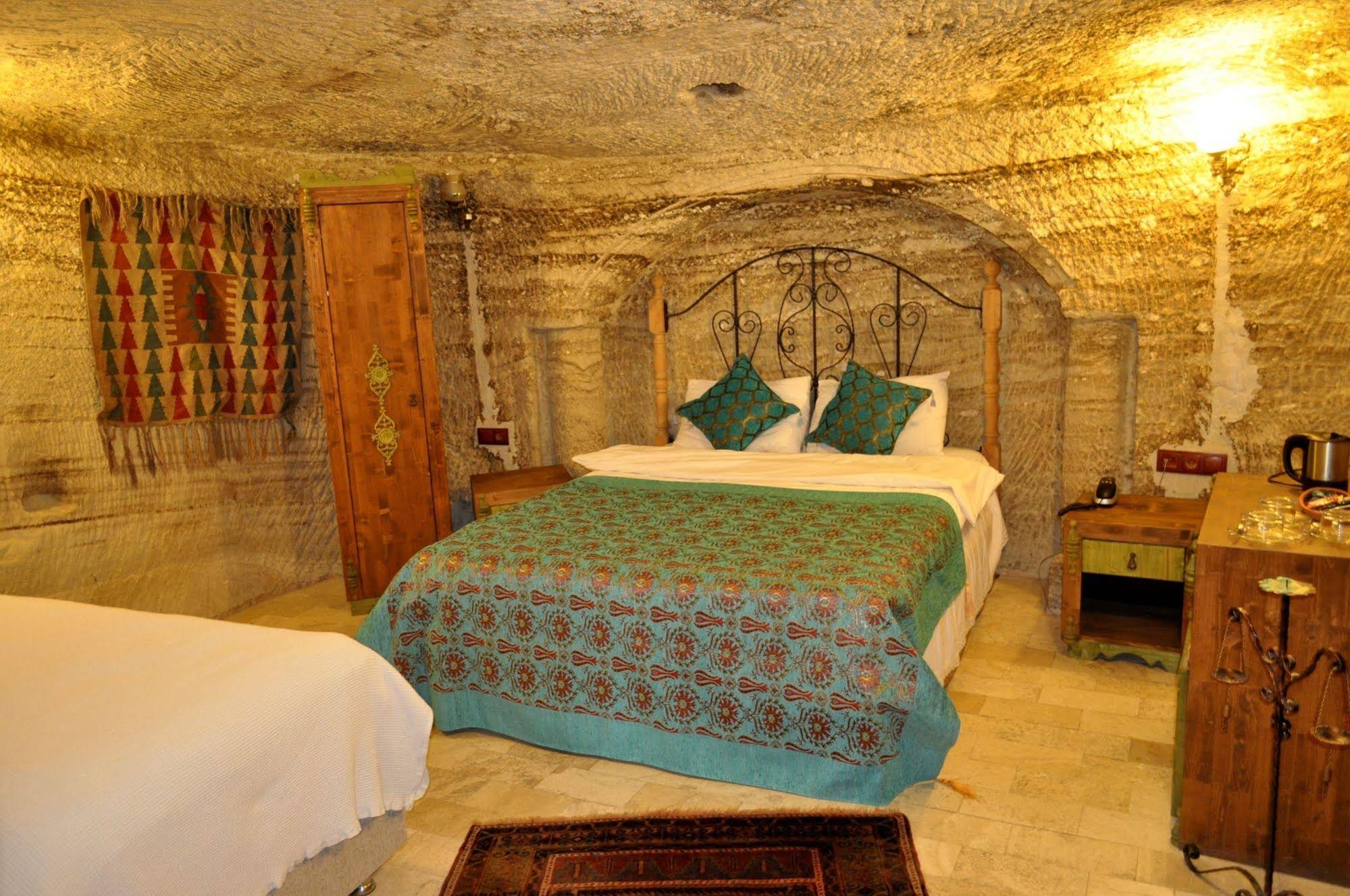 Hills Cave