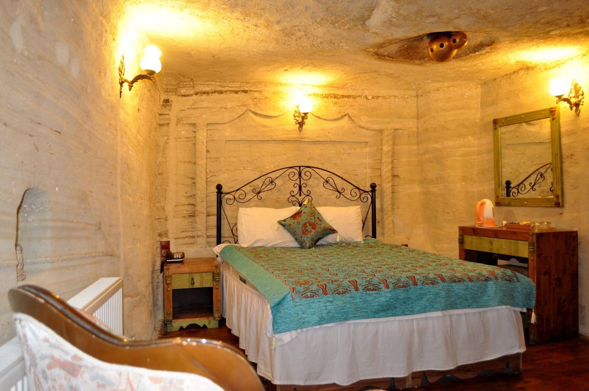 Hills Cave