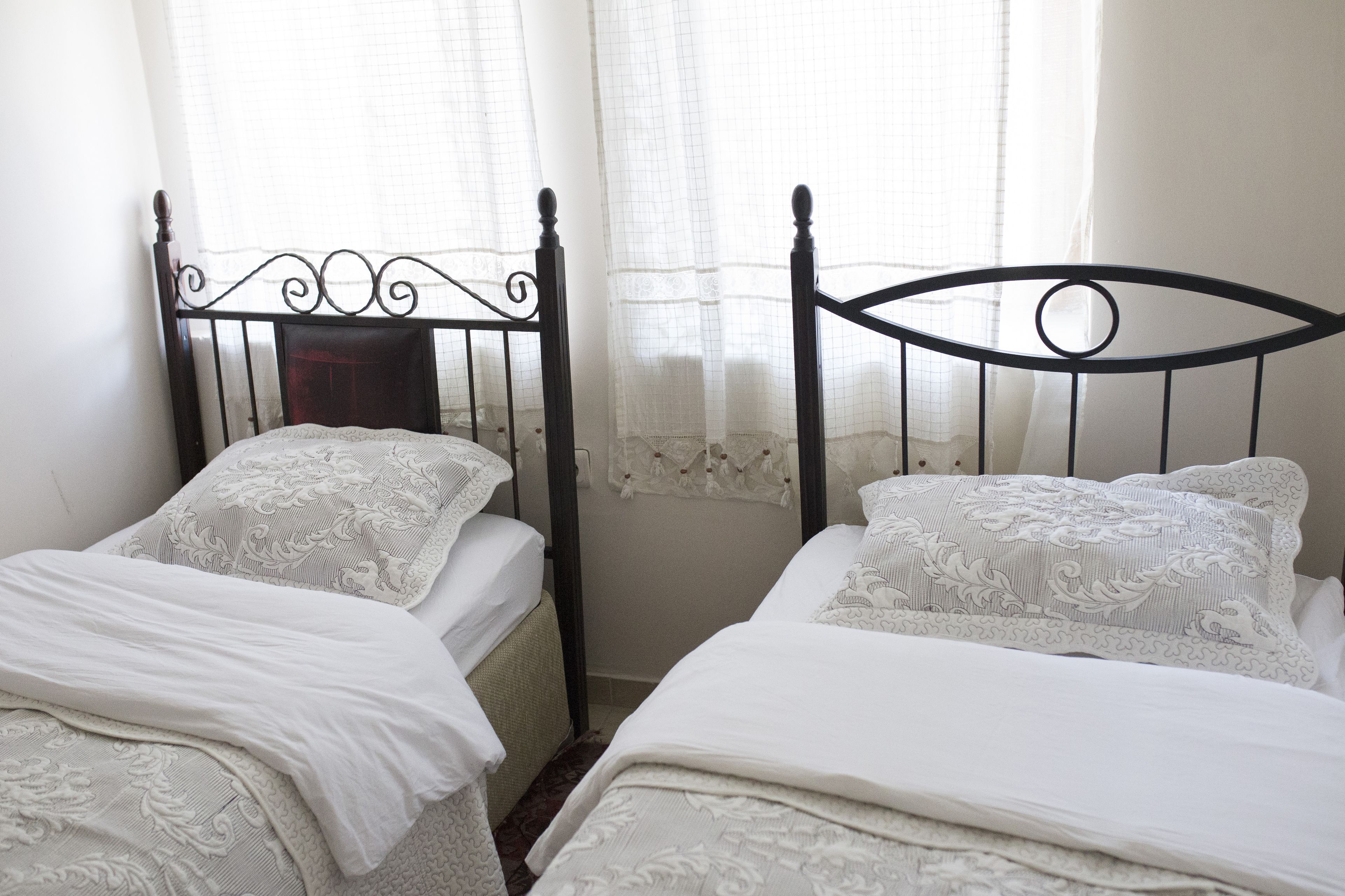 Kamelya Cave Hostel