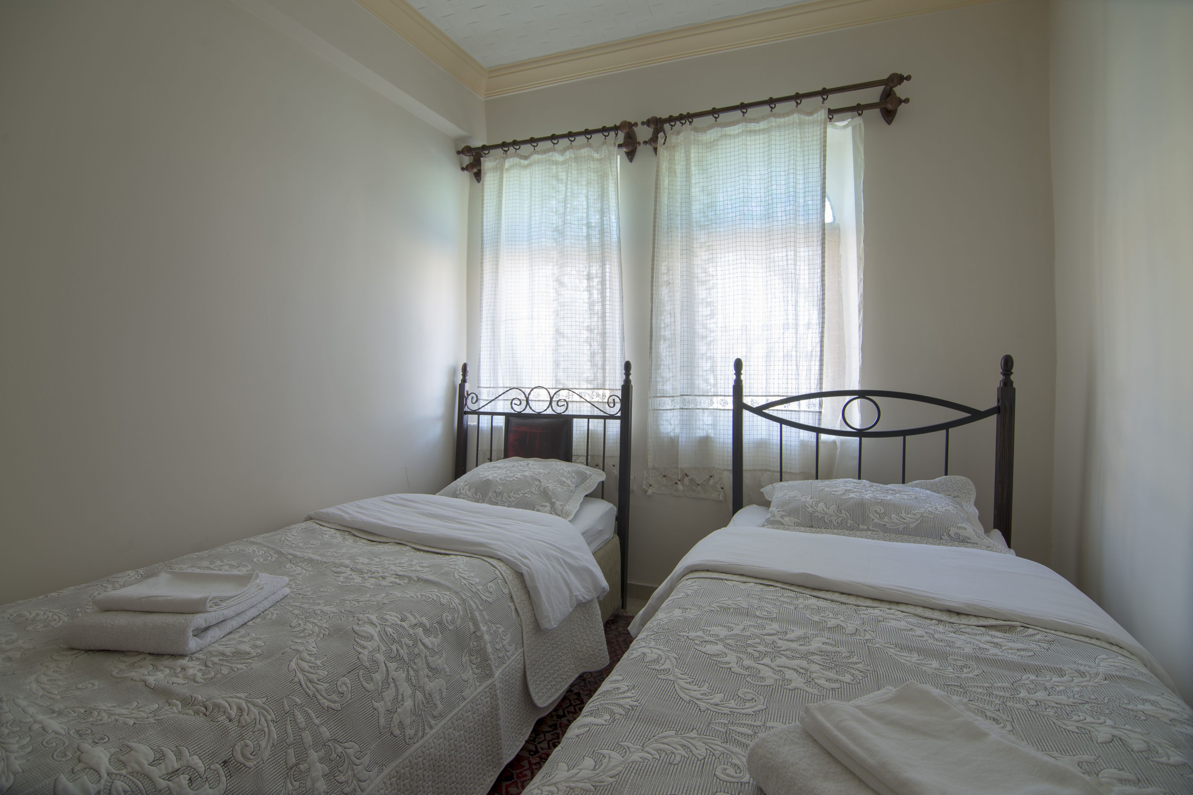 Kamelya Cave Hostel