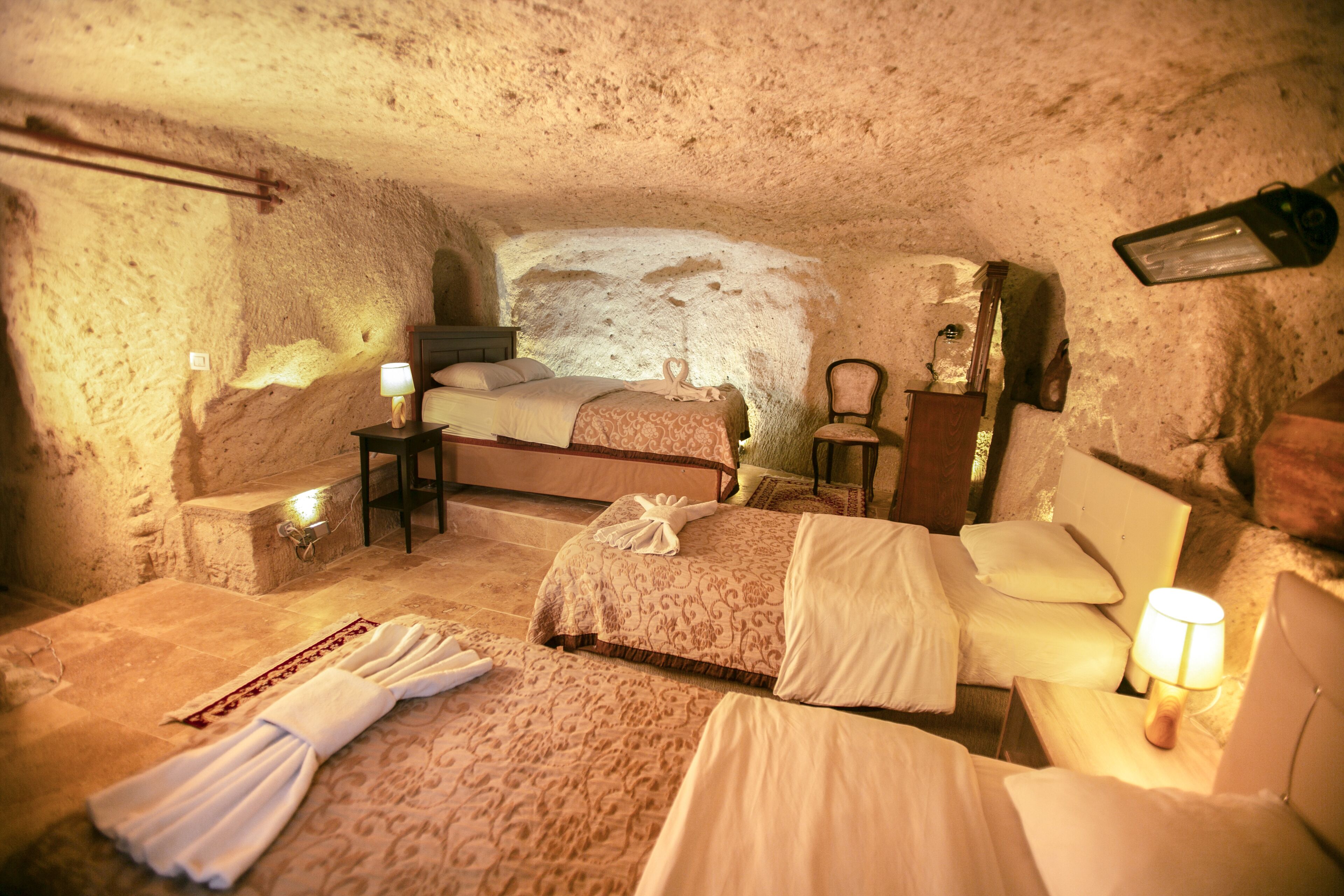 Kamelya Cave Hostel
