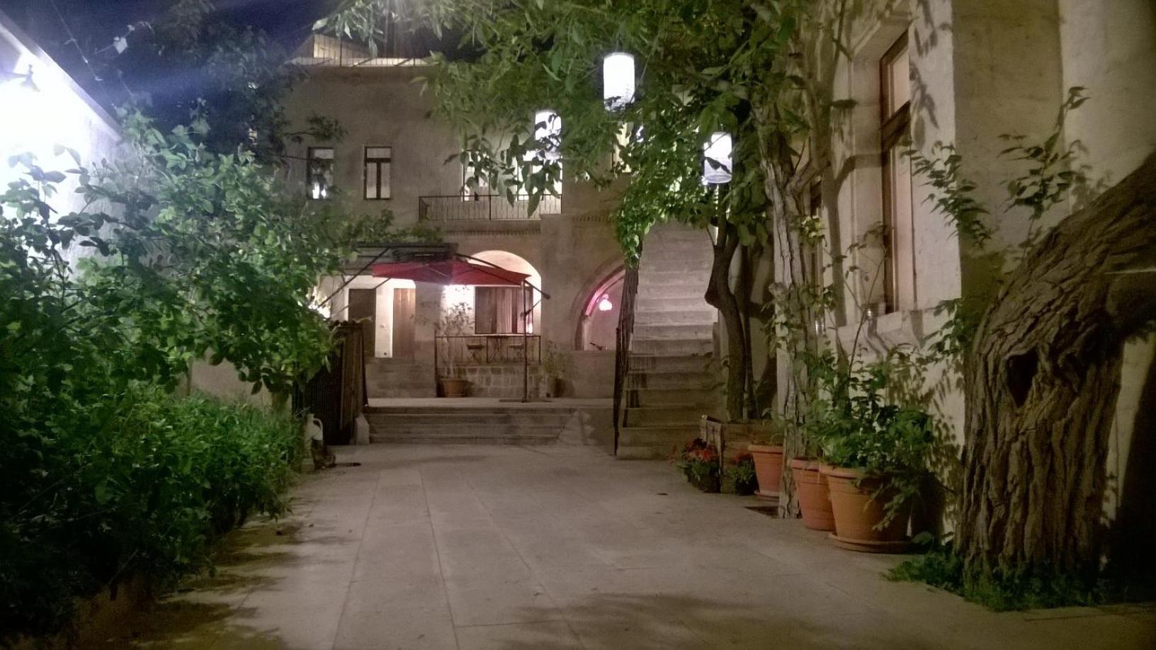 Karadut Cave Hotel