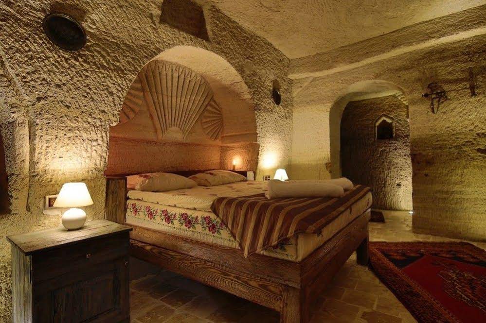 Kayatas Cave Suites Hotel