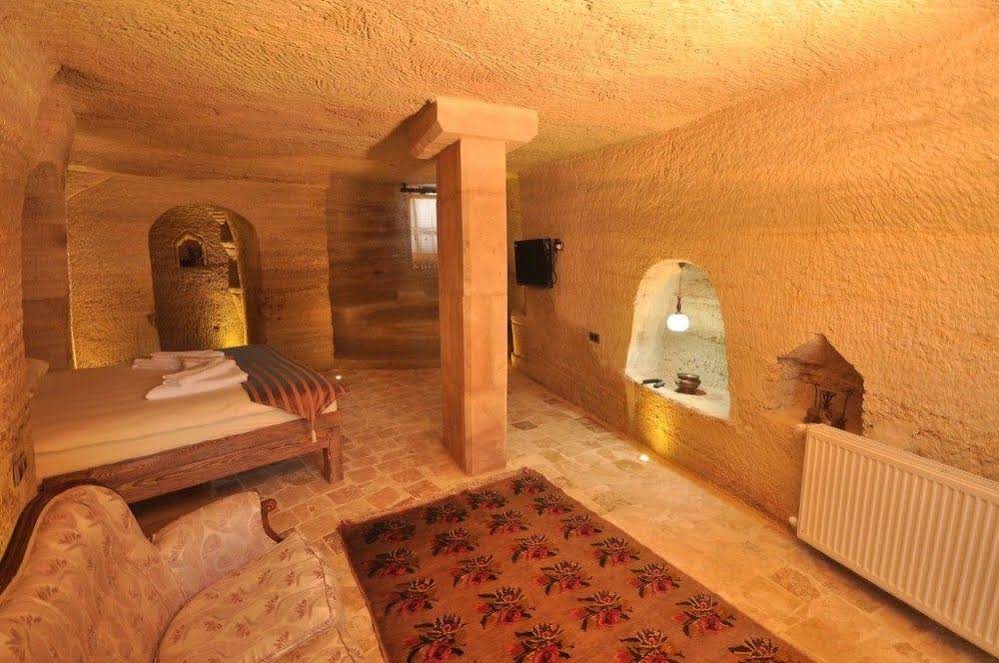 Kayatas Cave Suites Hotel