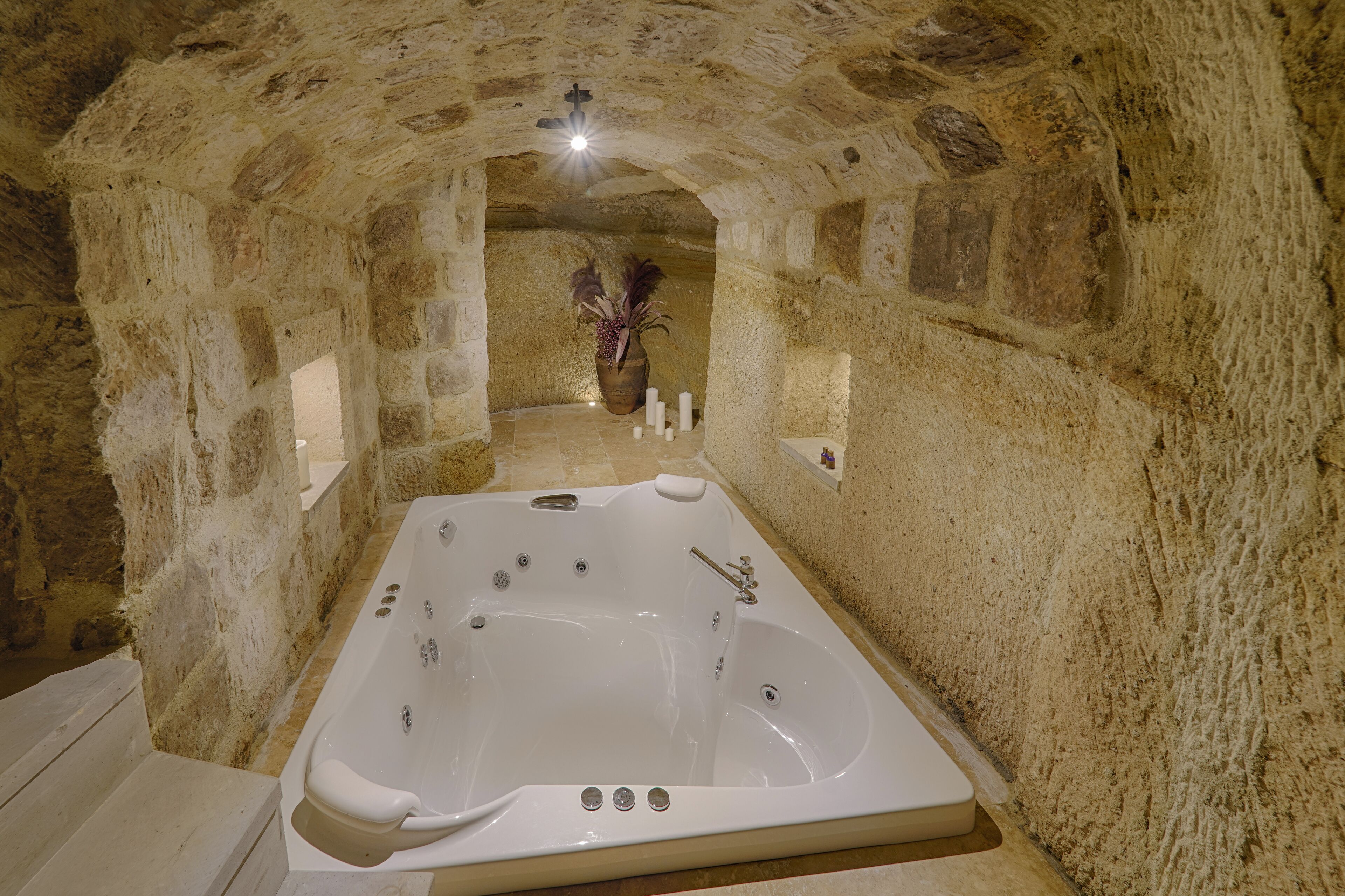 Luvi Cave Hotel