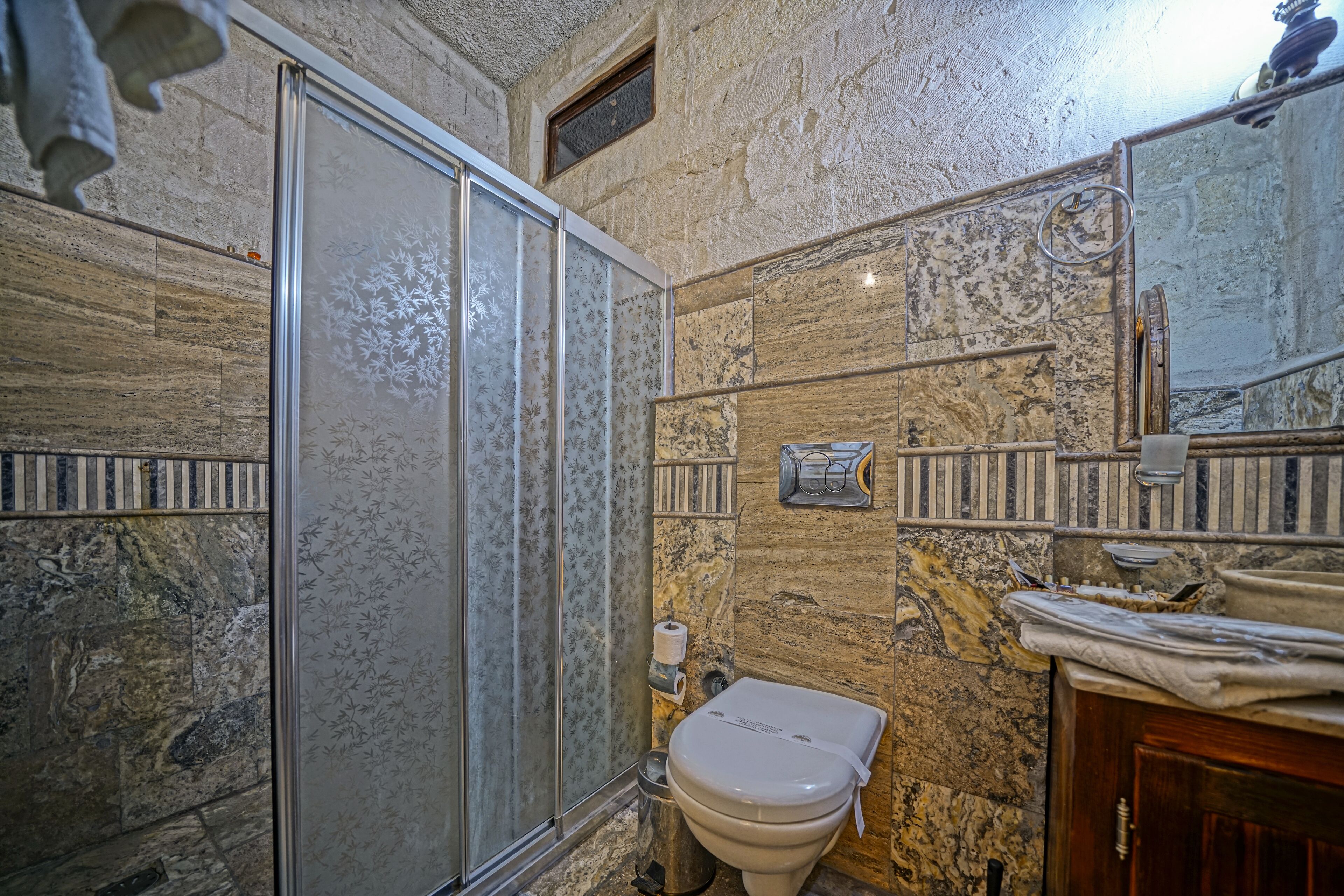 Maccan Cave Hotel