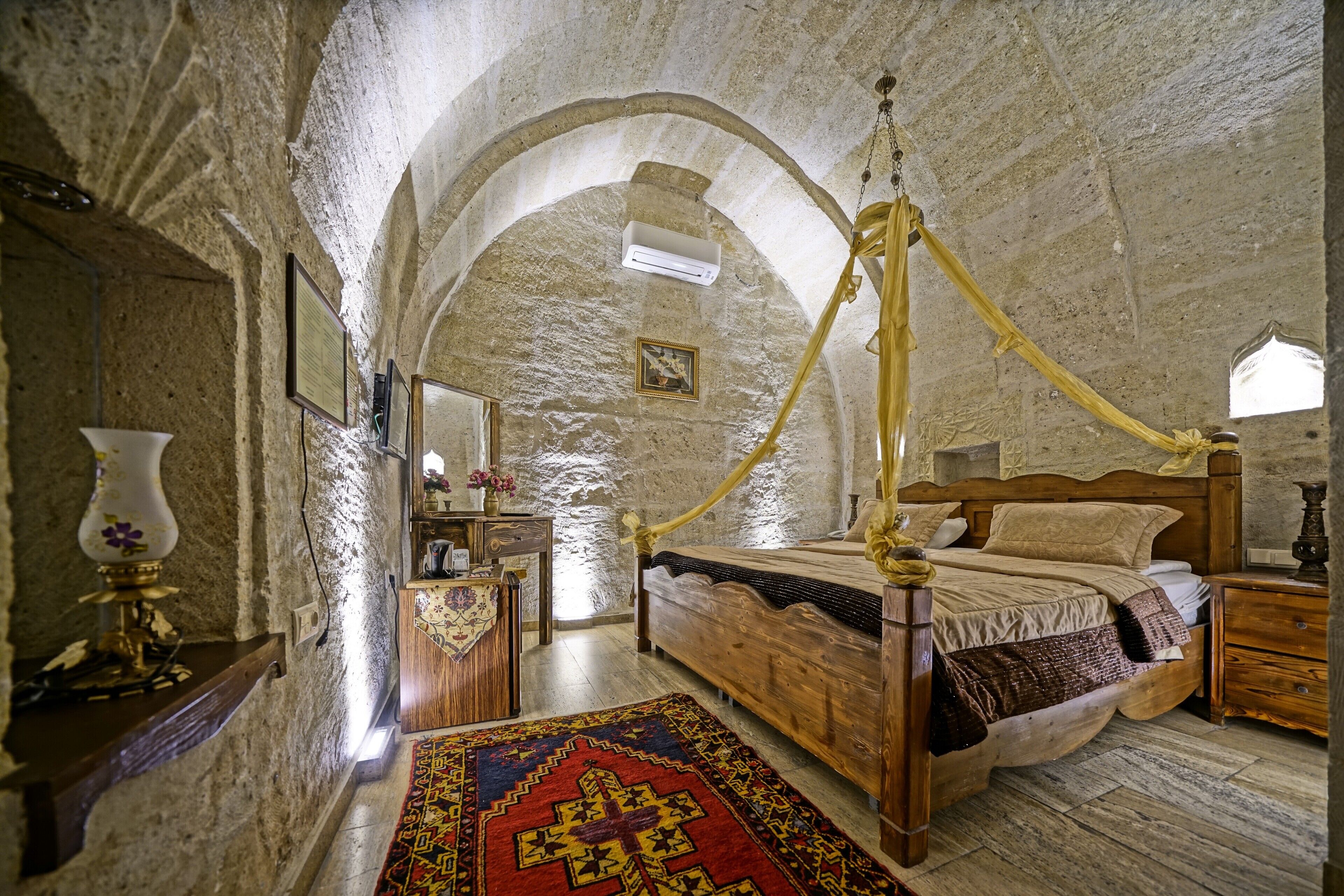Maccan Cave Hotel