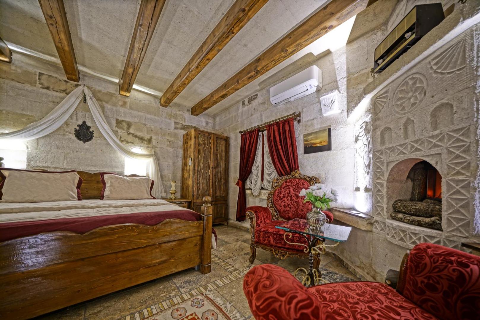 Maccan Cave Hotel