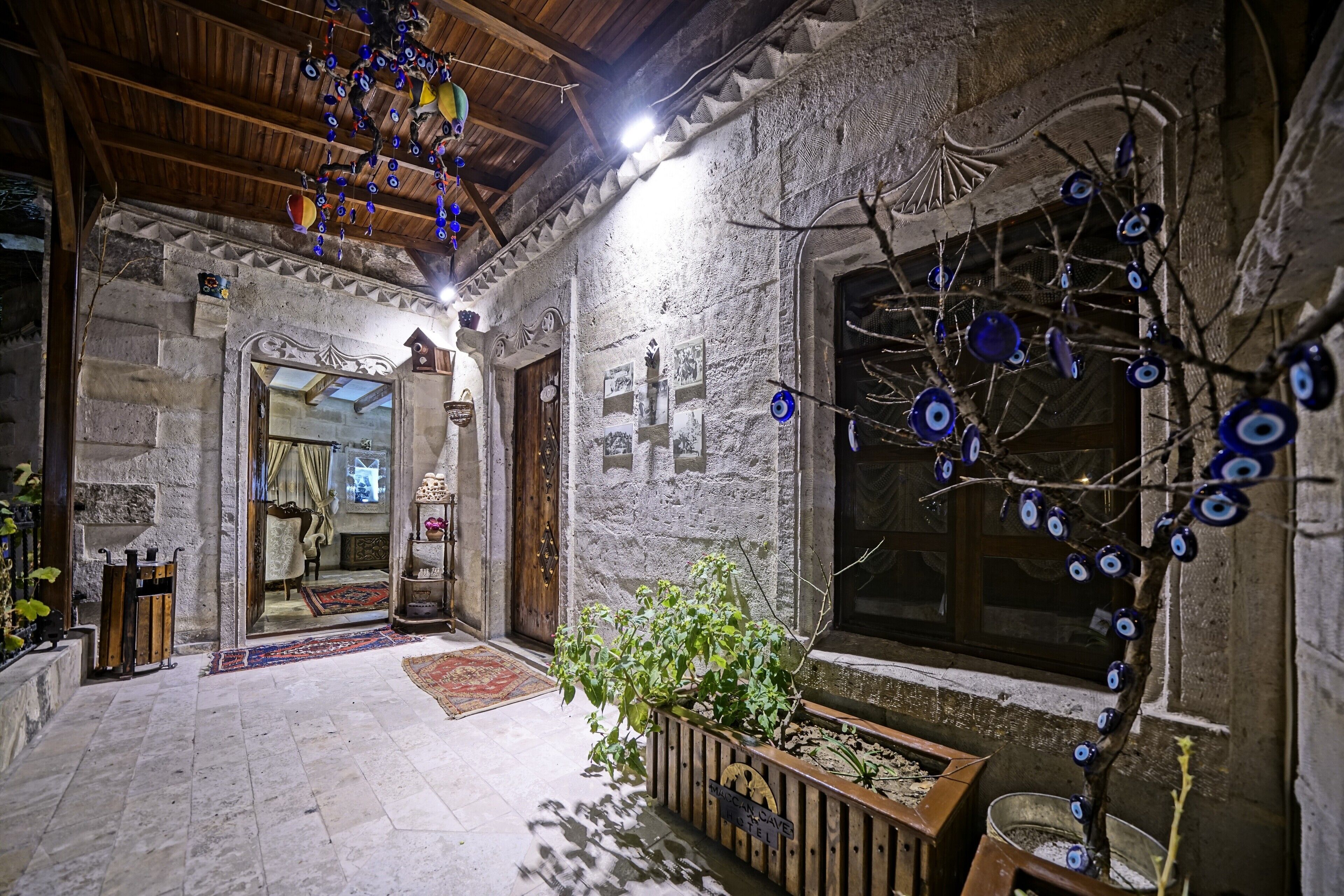 Maccan Cave Hotel