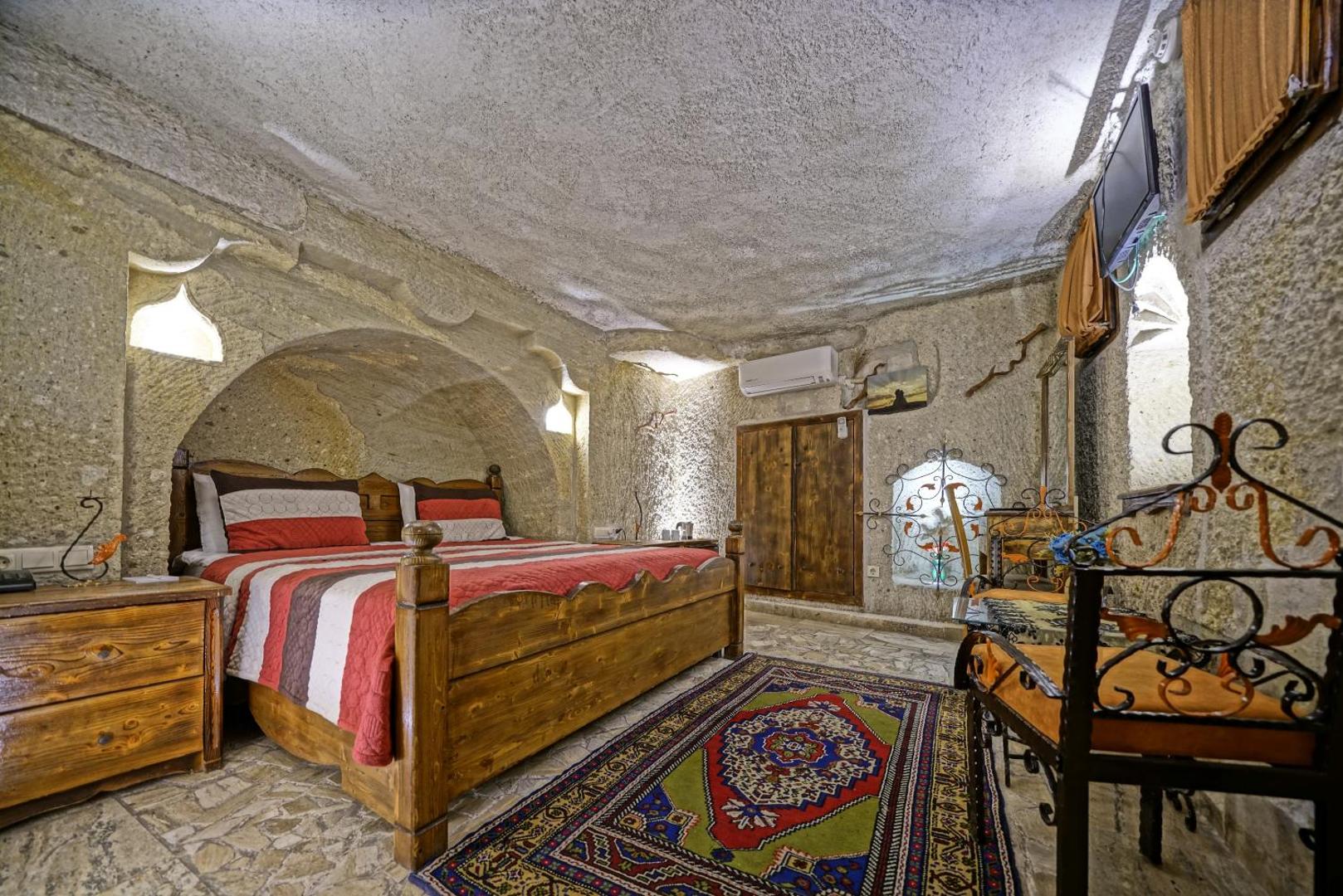 Maccan Cave Hotel