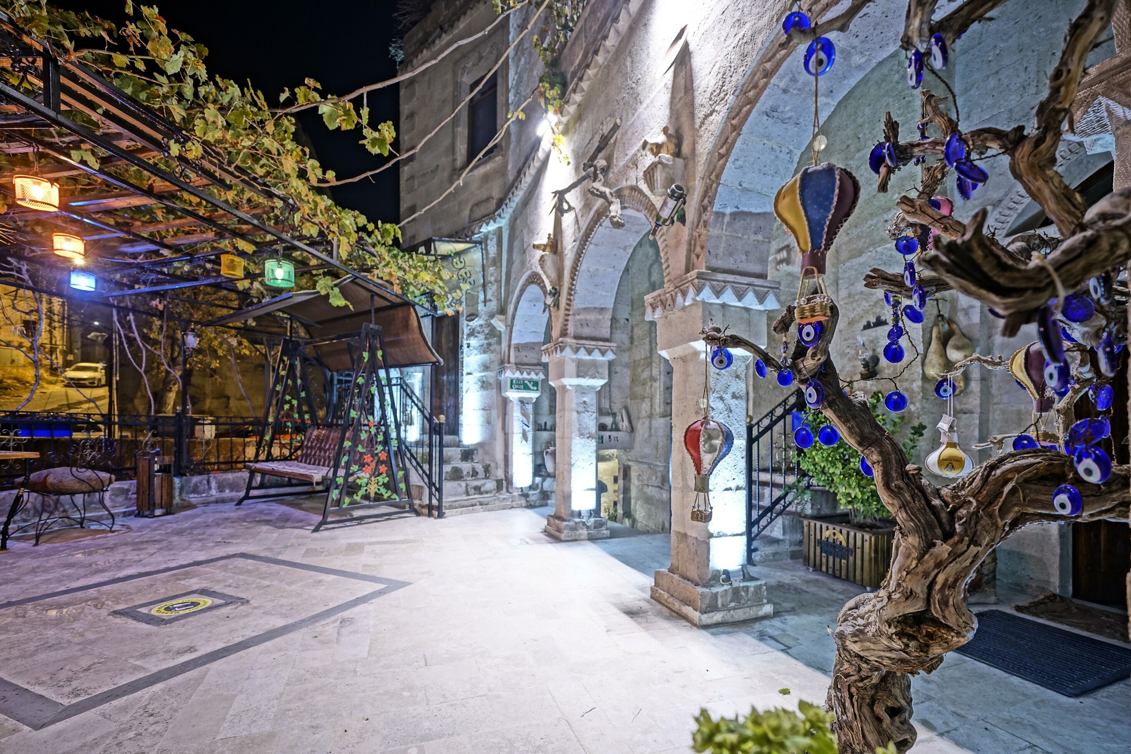 Maccan Cave Hotel