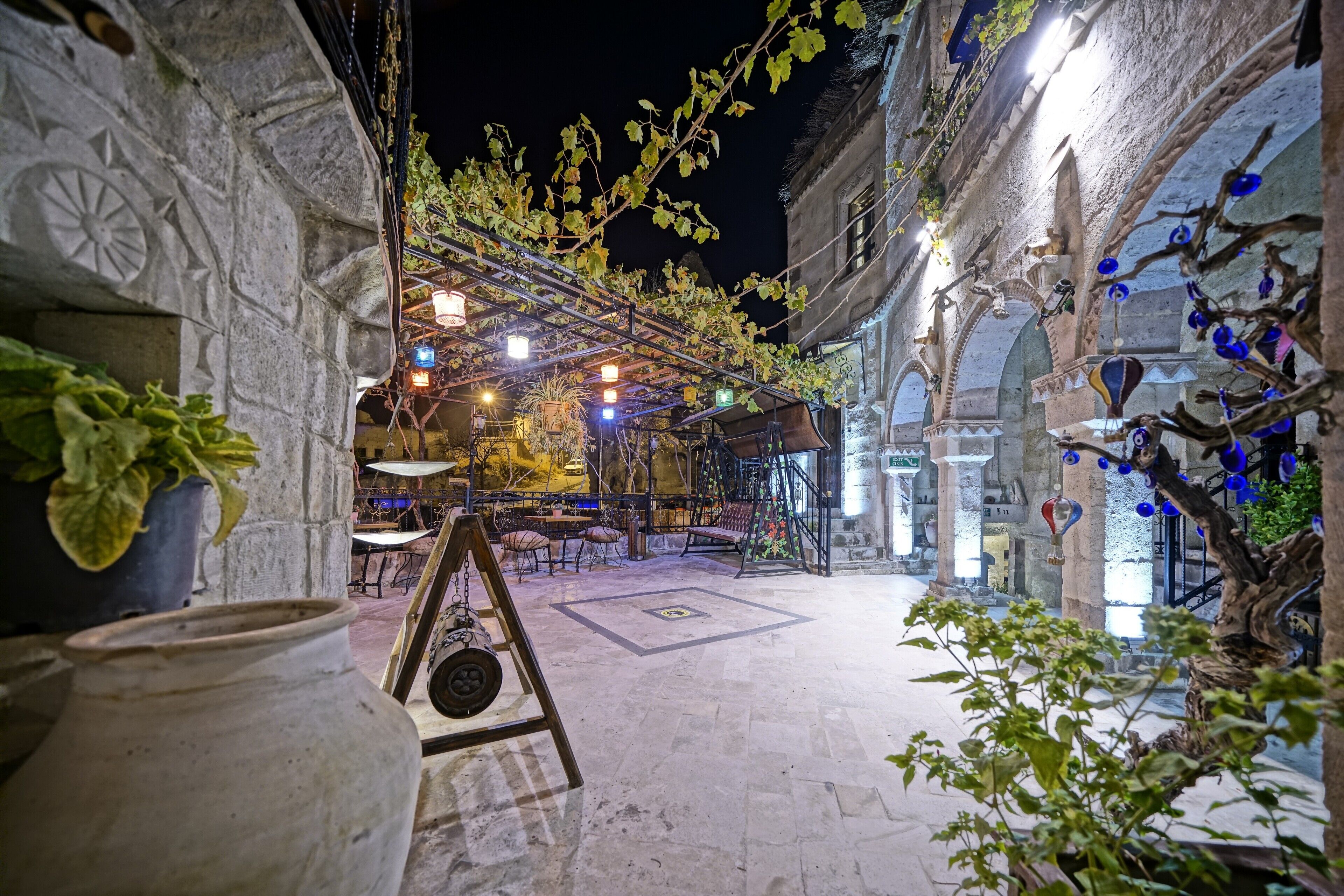 Maccan Cave Hotel