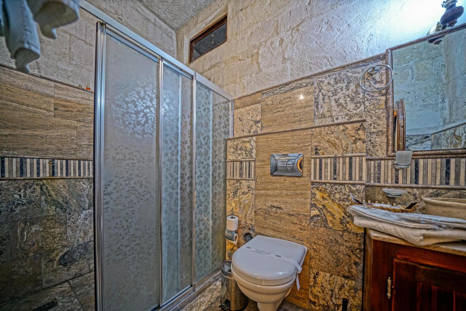 Maccan Cave Hotel