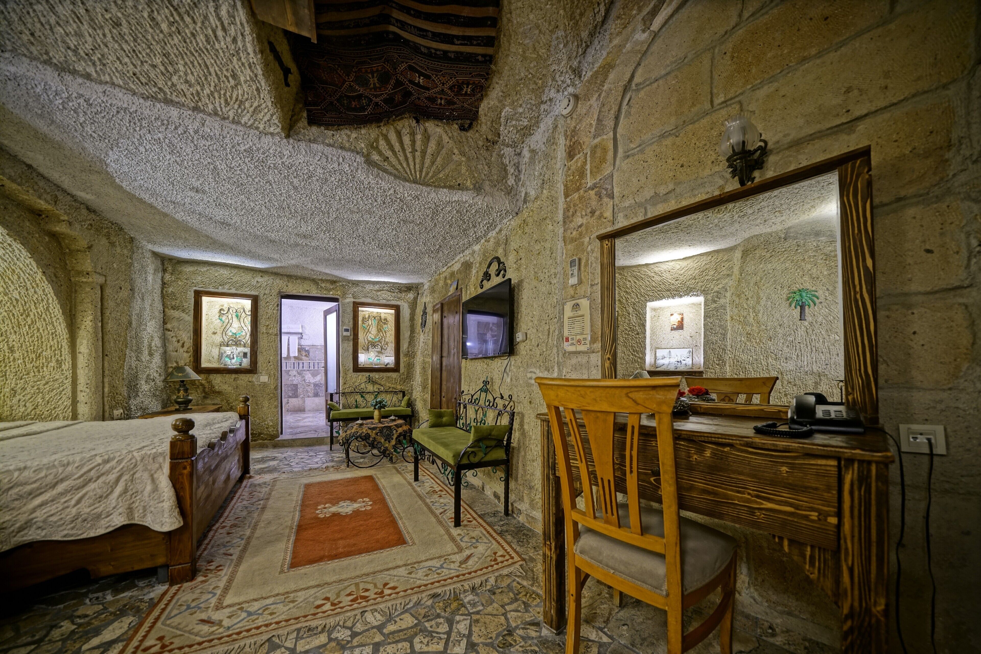 Maccan Cave Hotel