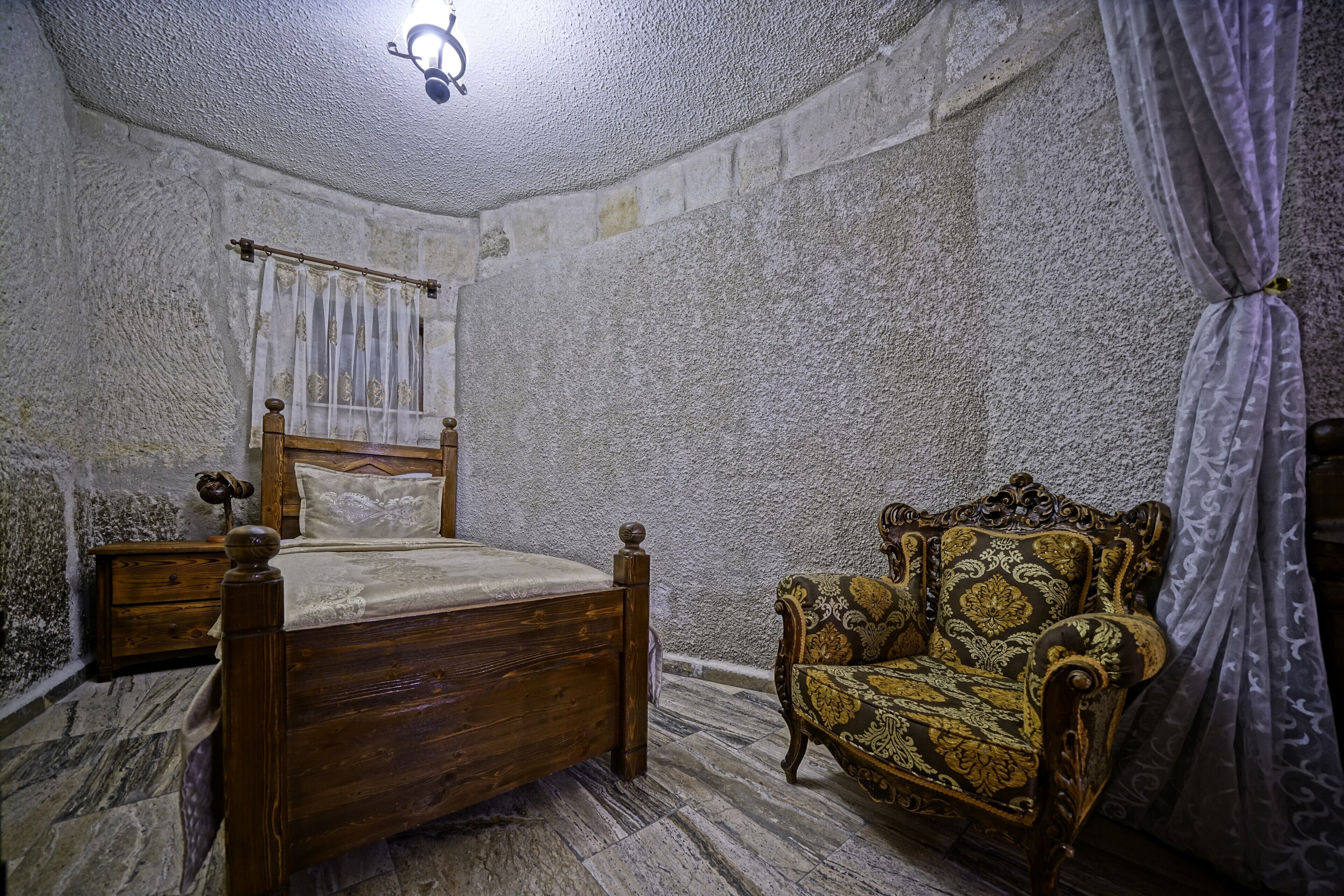 Maccan Cave Hotel