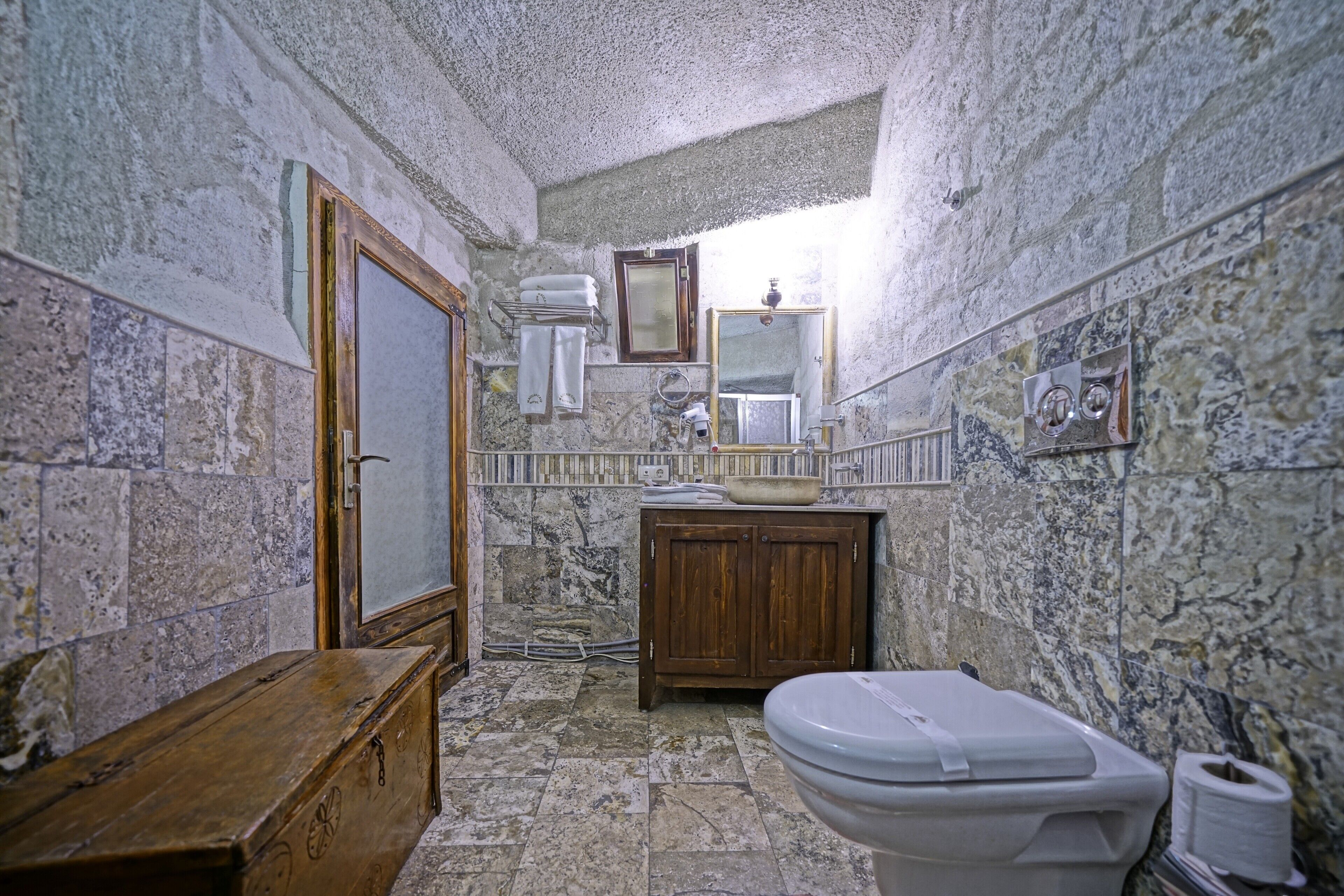 Maccan Cave Hotel