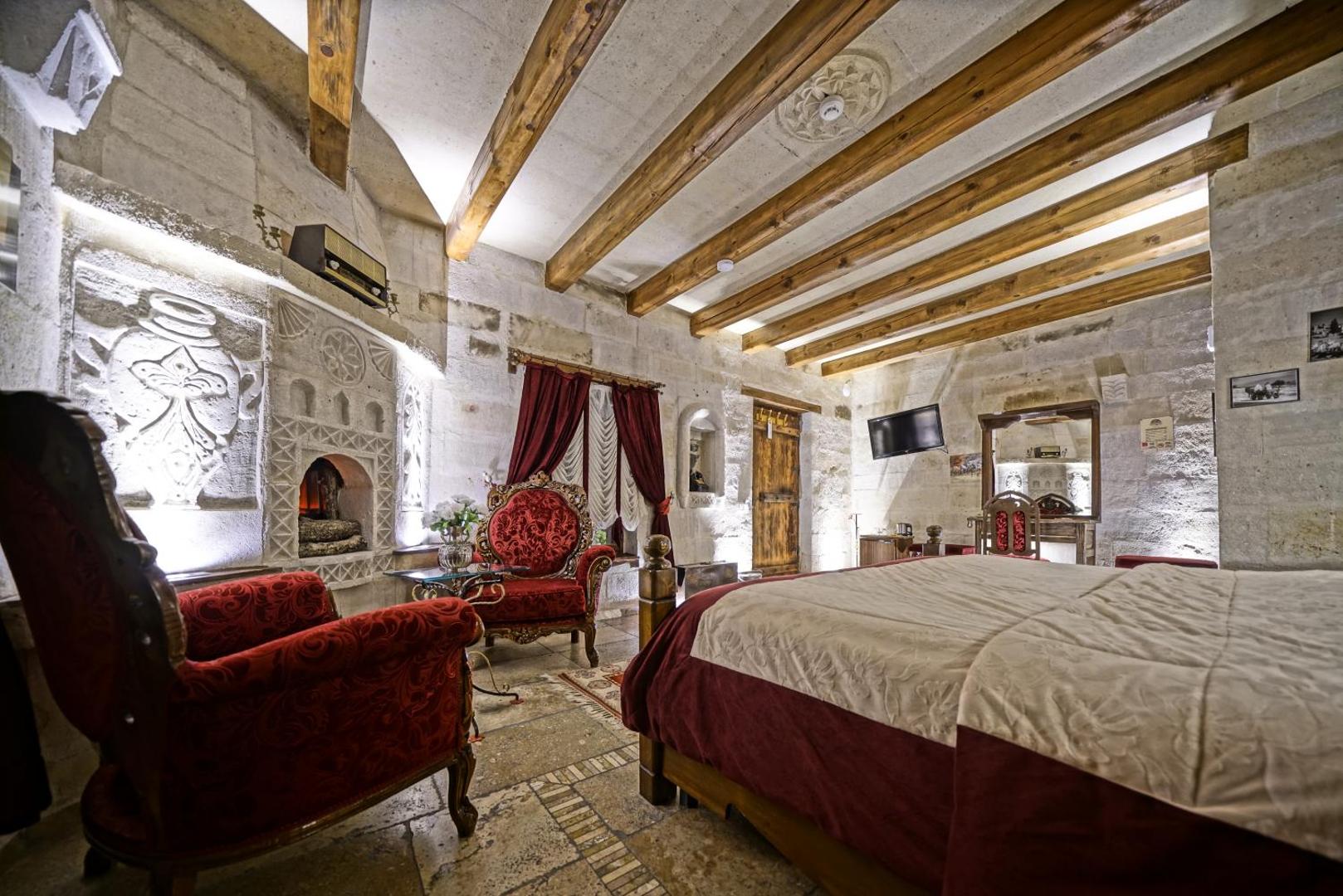 Maccan Cave Hotel