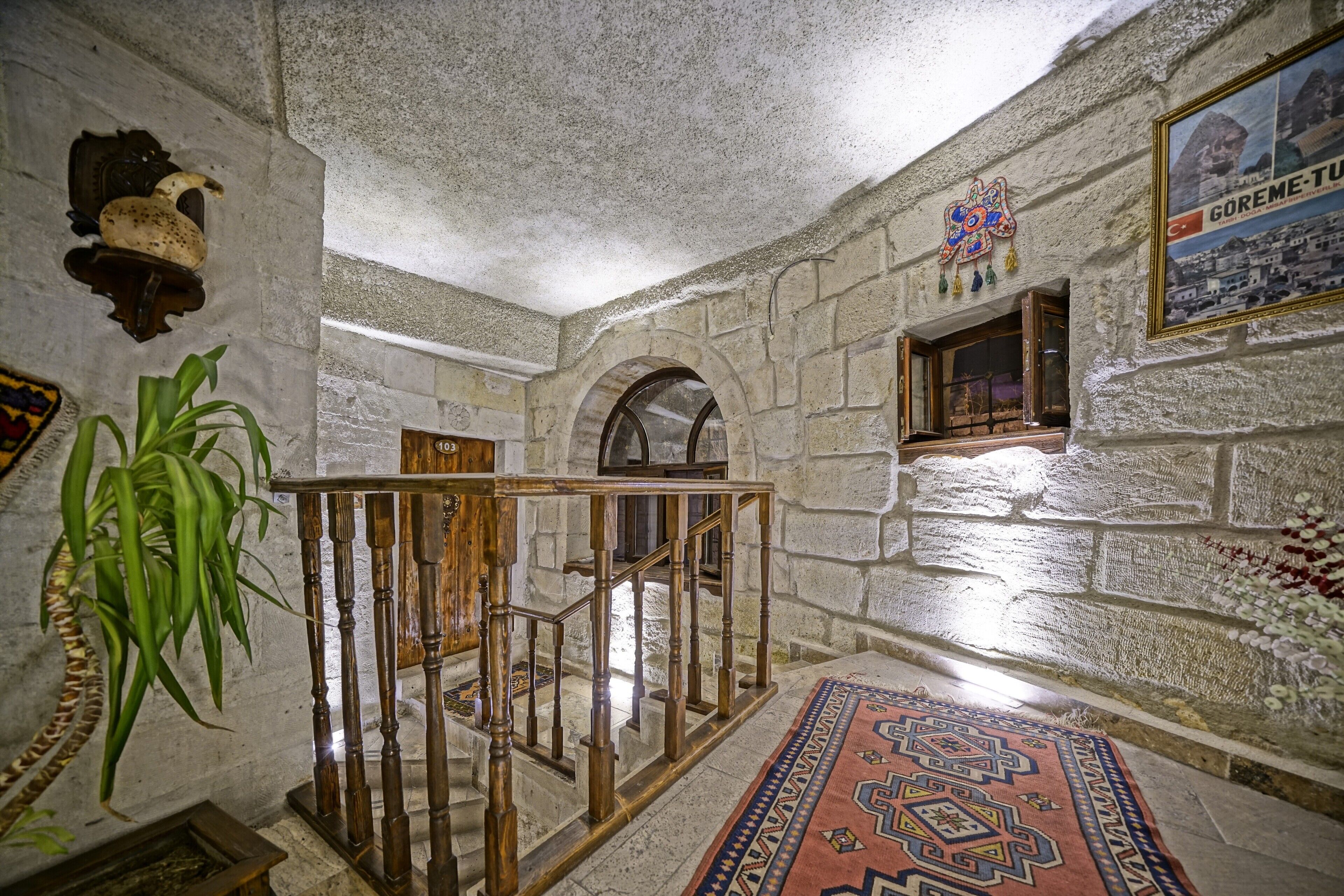 Maccan Cave Hotel