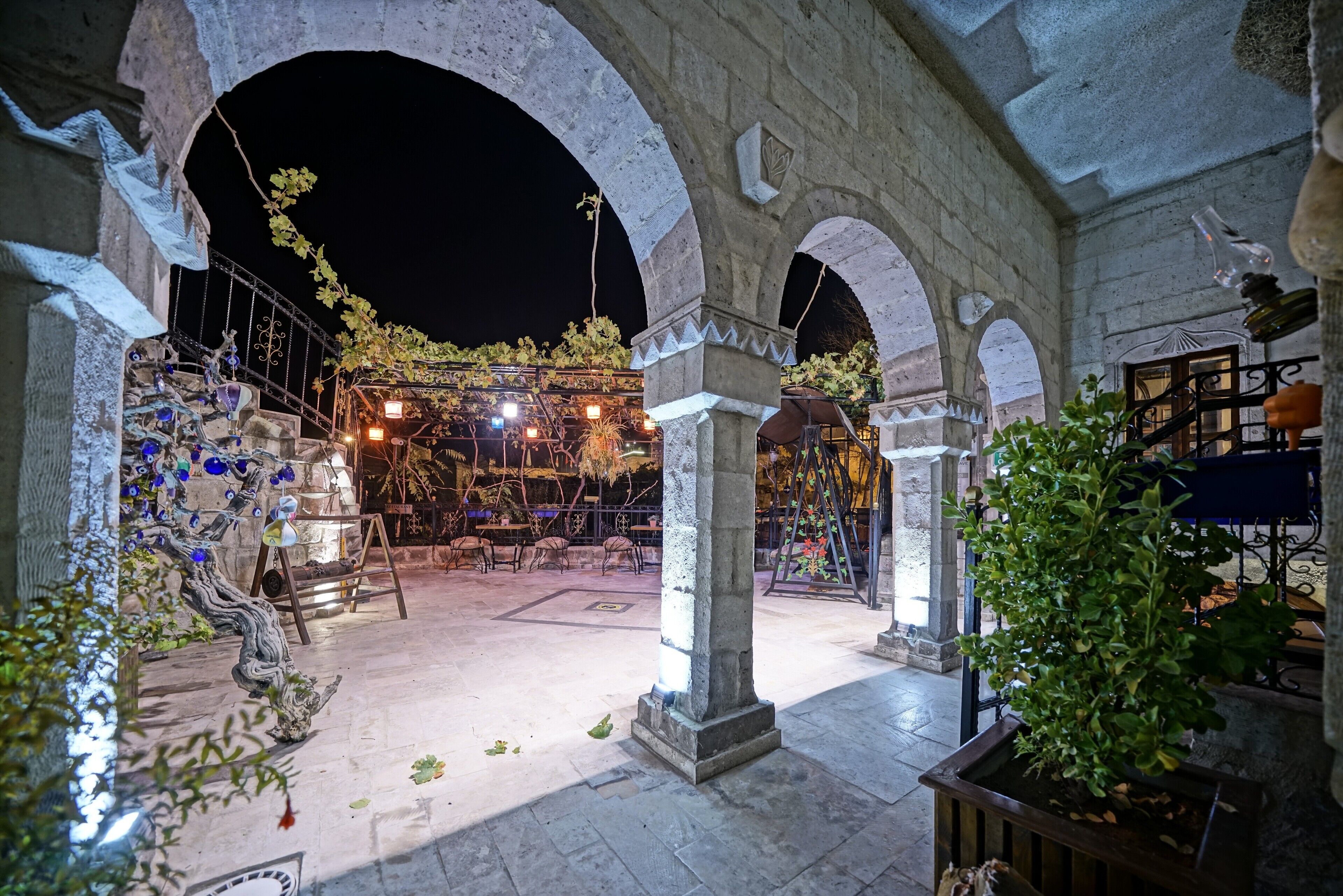 Maccan Cave Hotel