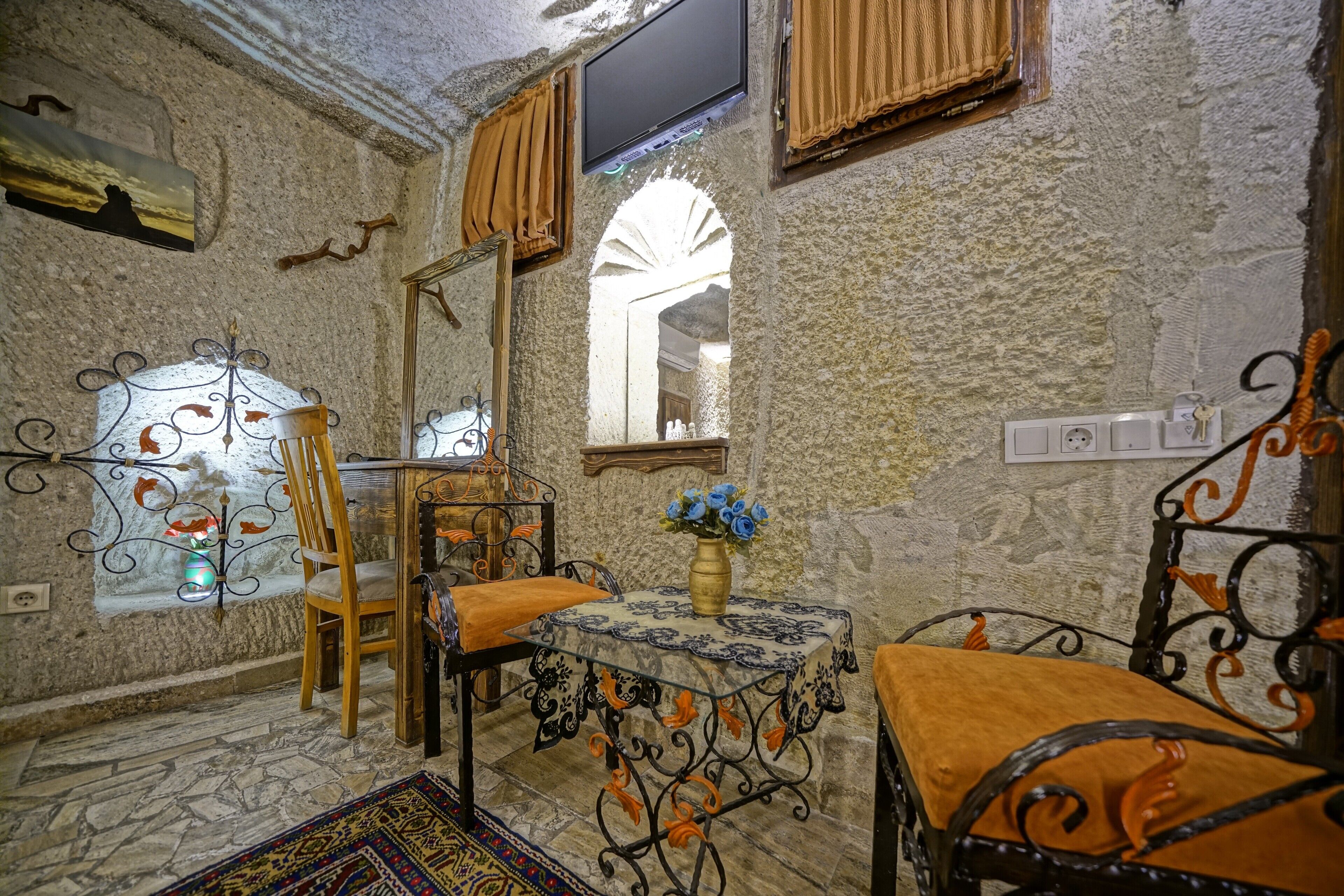 Maccan Cave Hotel