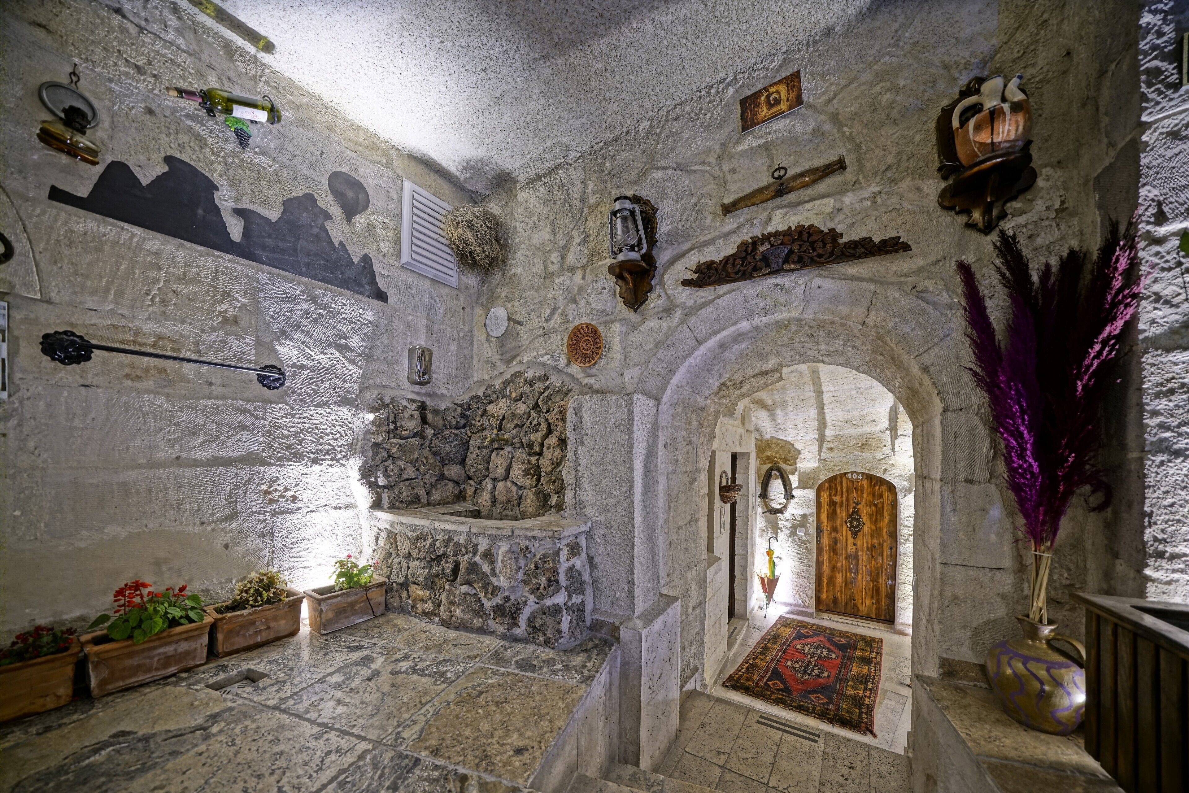 Maccan Cave Hotel