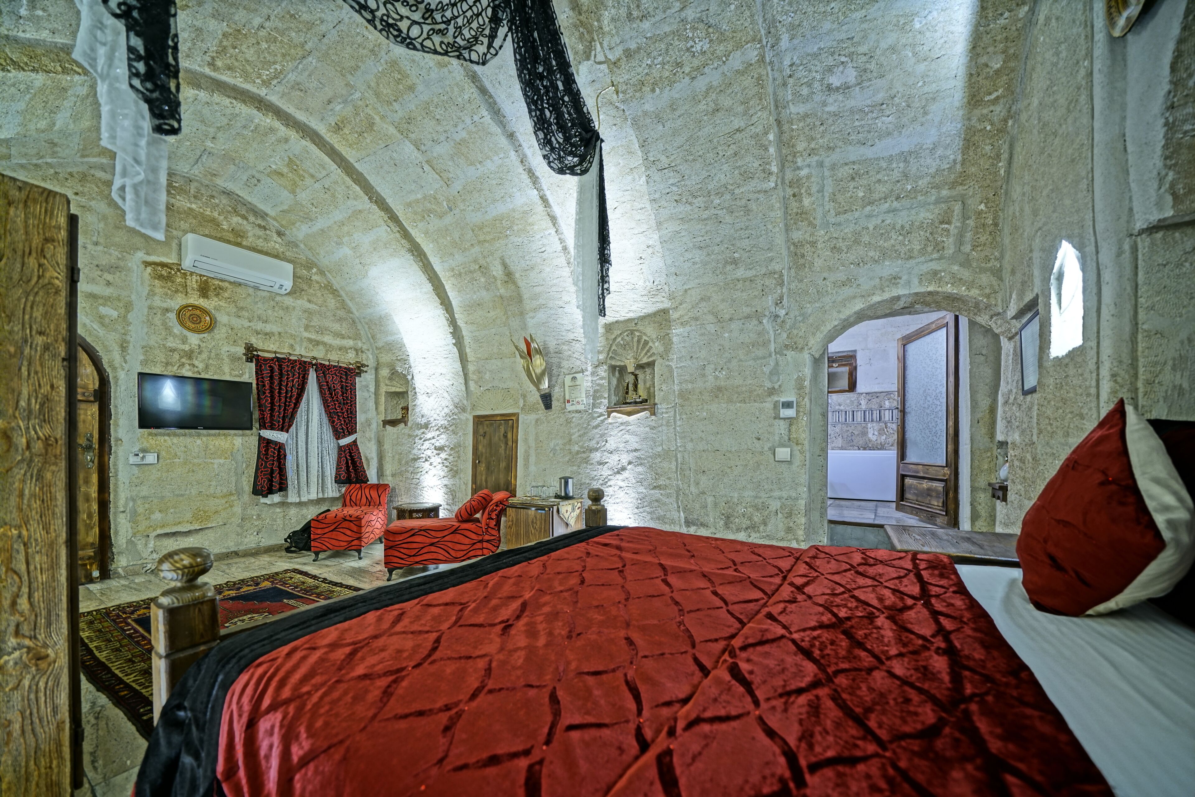 Maccan Cave Hotel