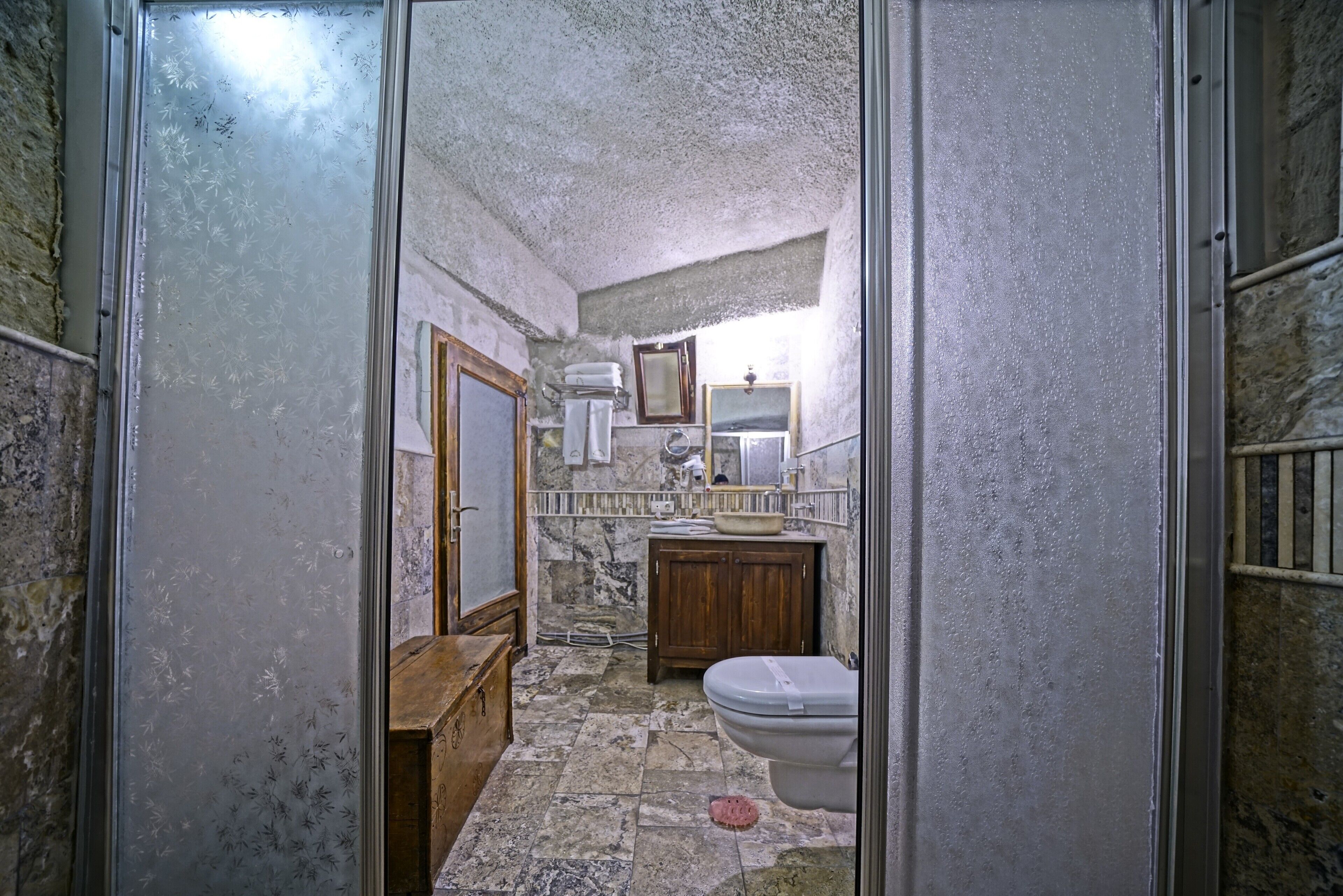 Maccan Cave Hotel