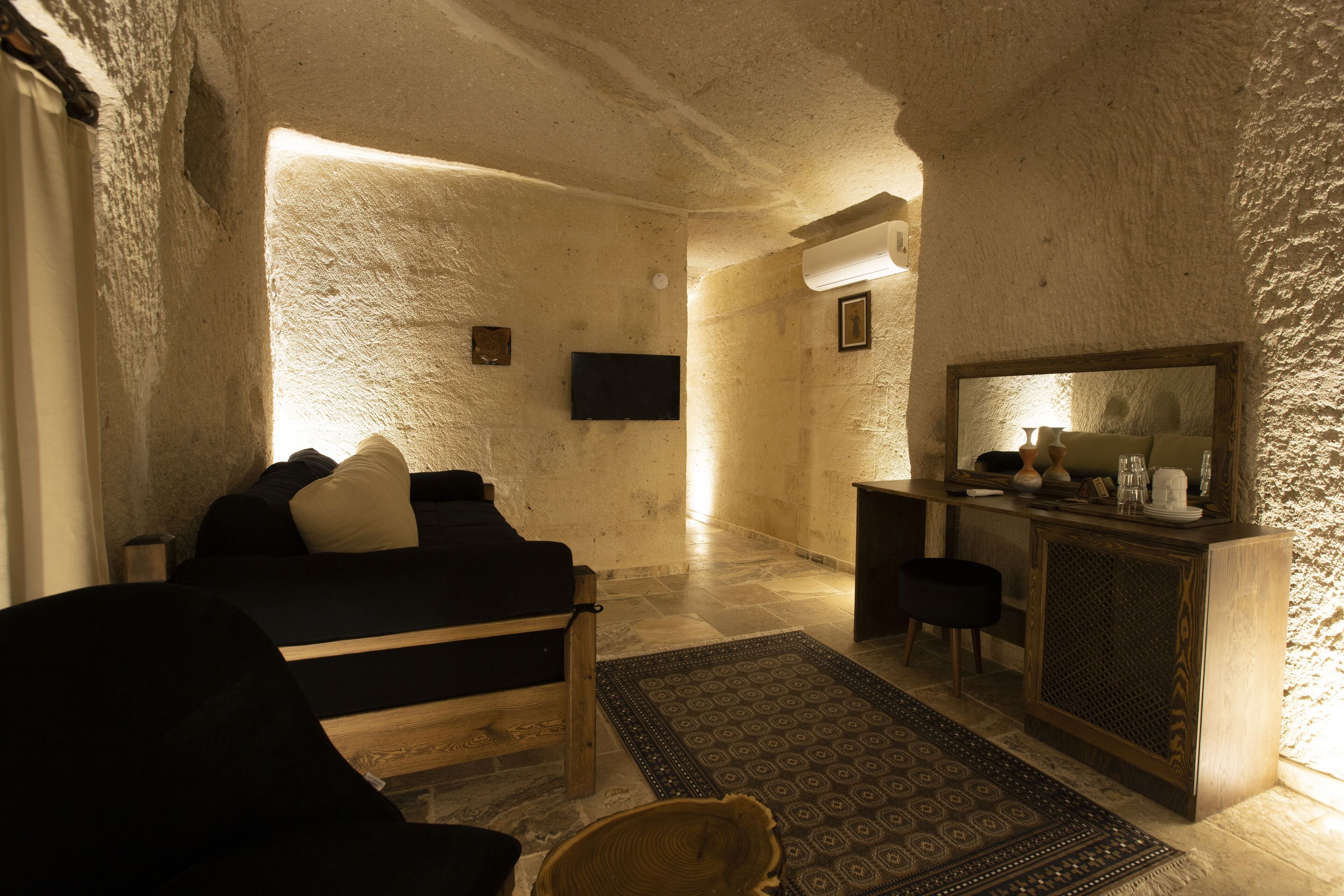 Medusa Cave Hotel