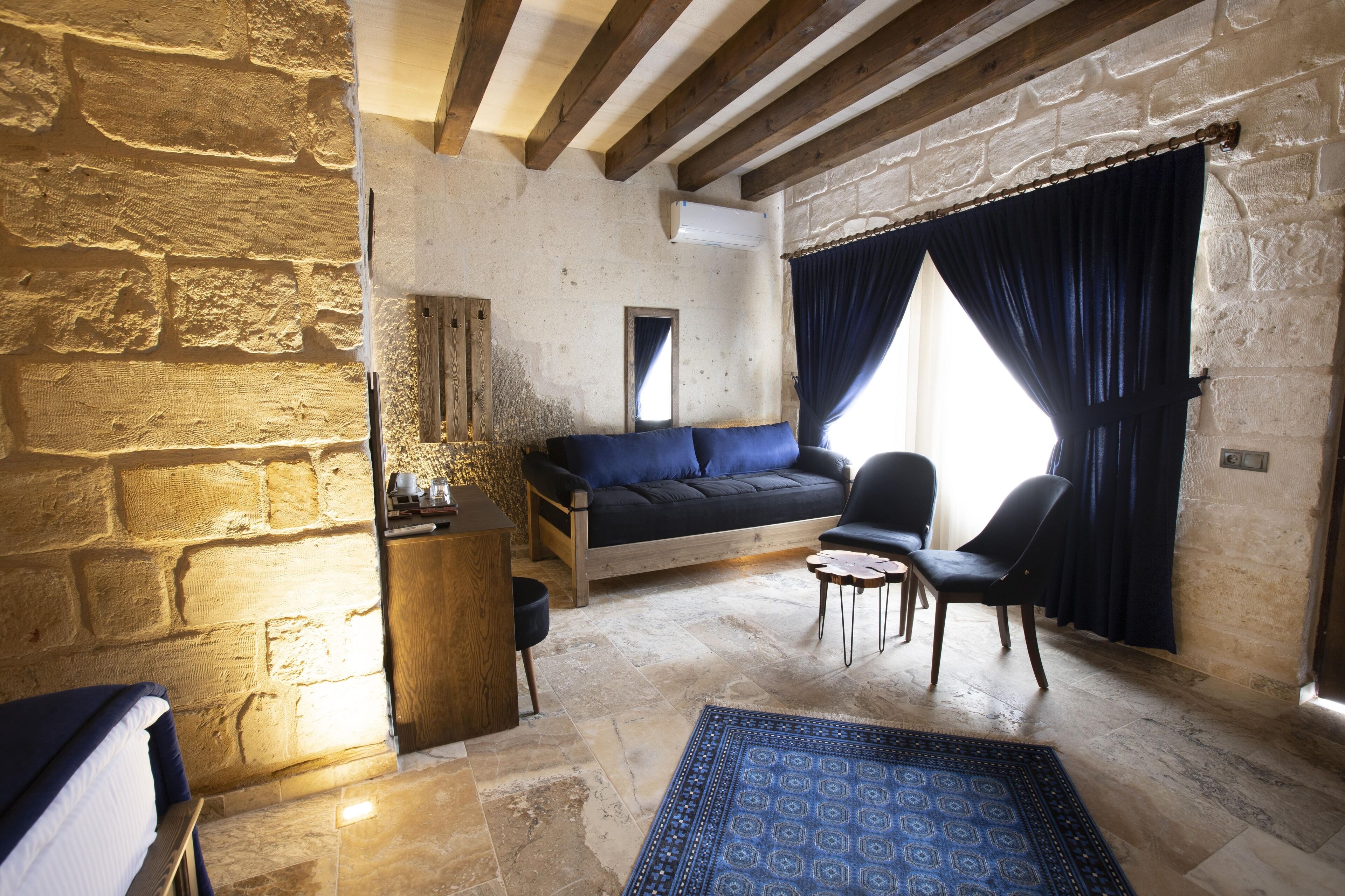 Medusa Cave Hotel