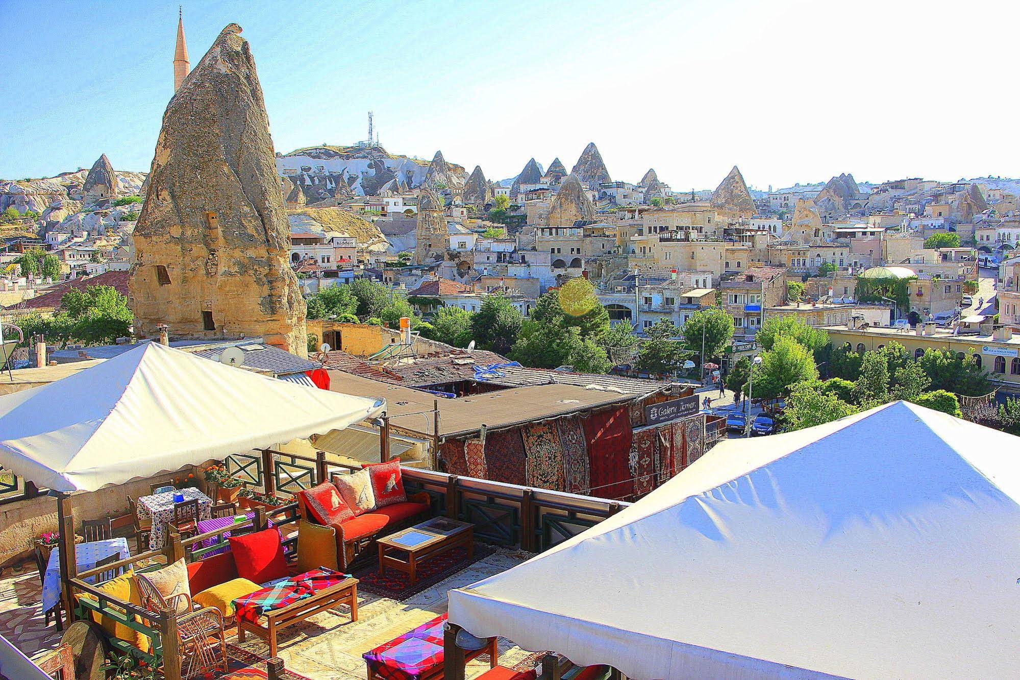 Oriental Cave Suites