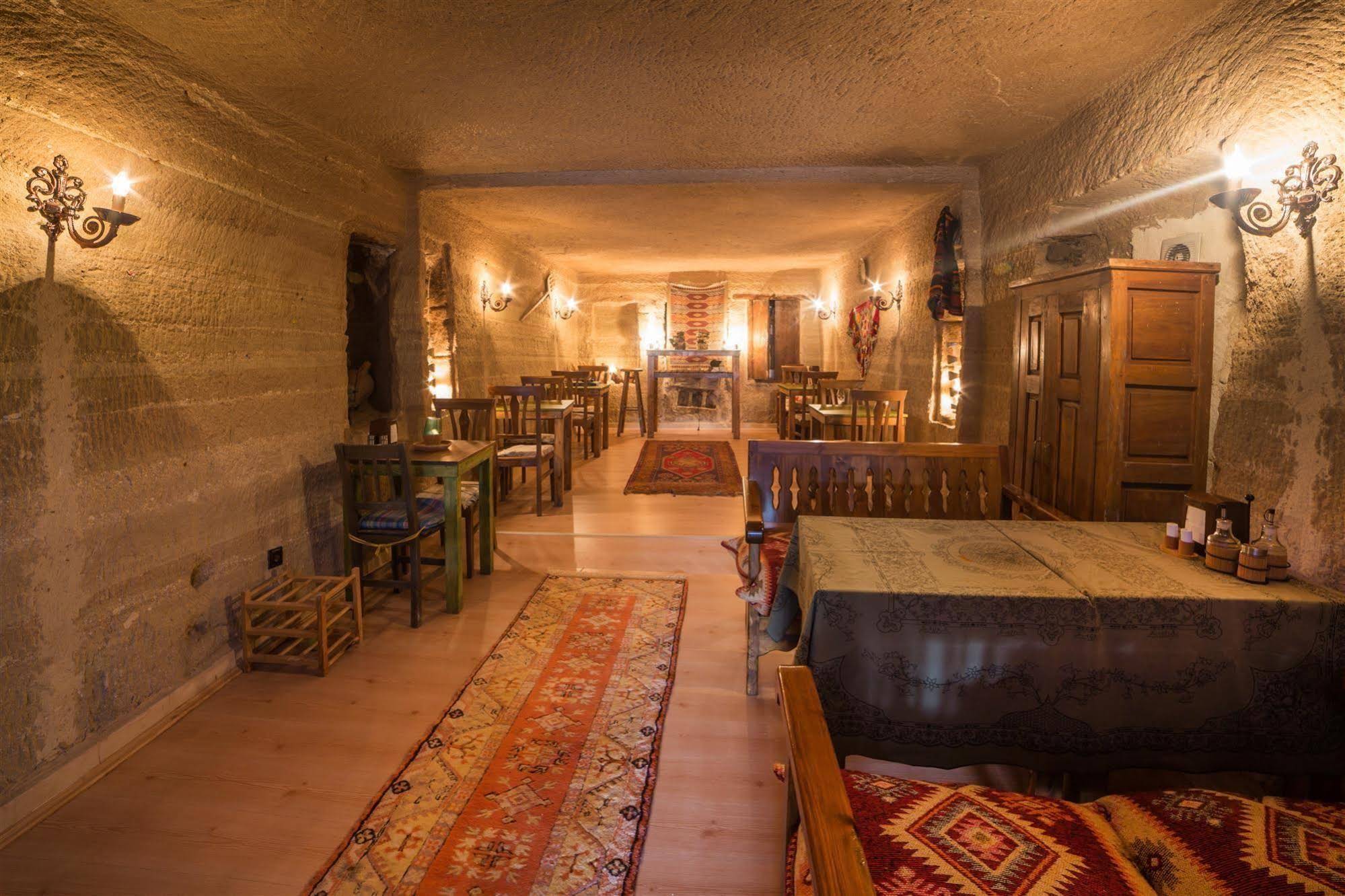 Oriental Cave Suites