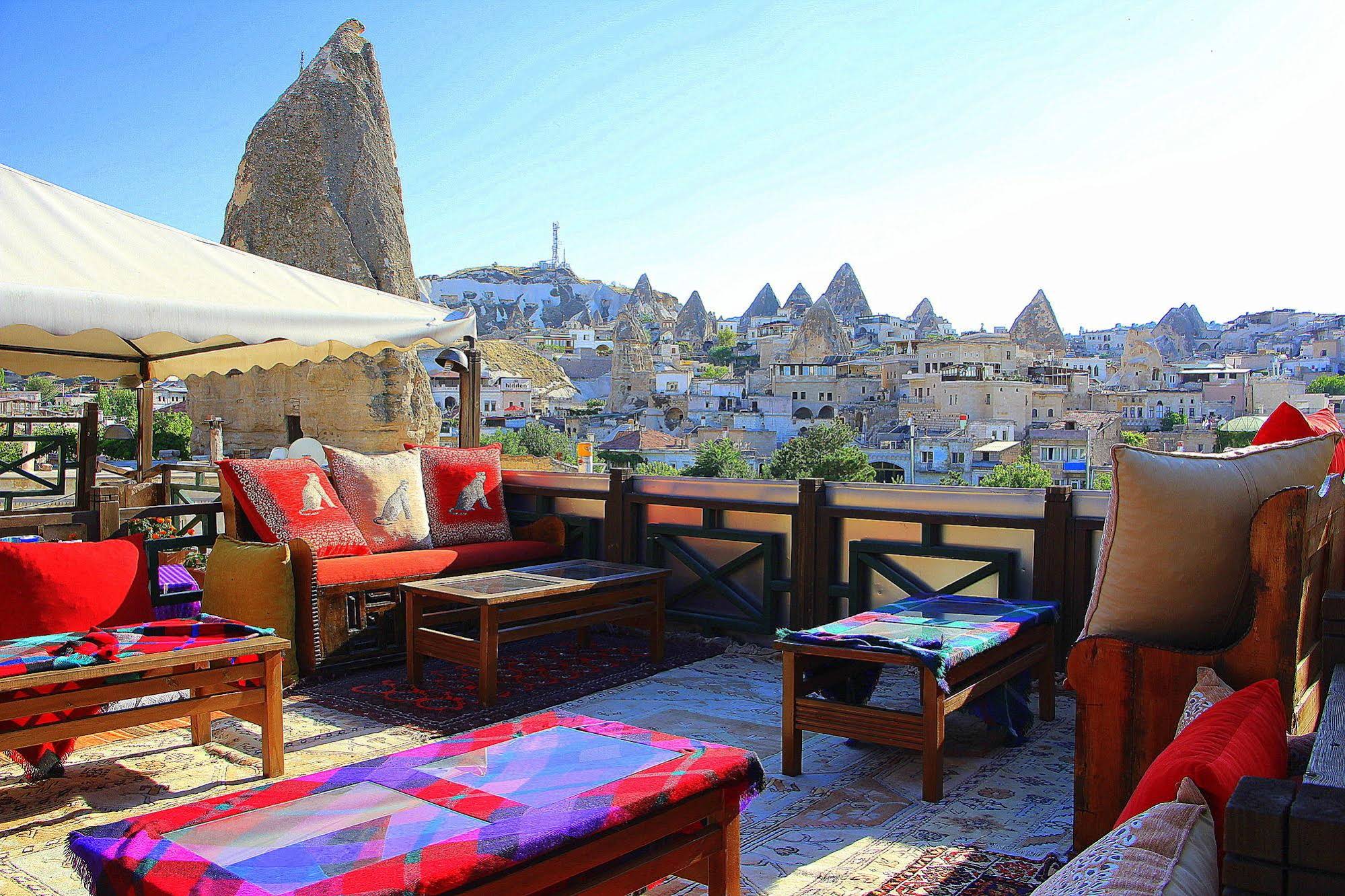 Oriental Cave Suites