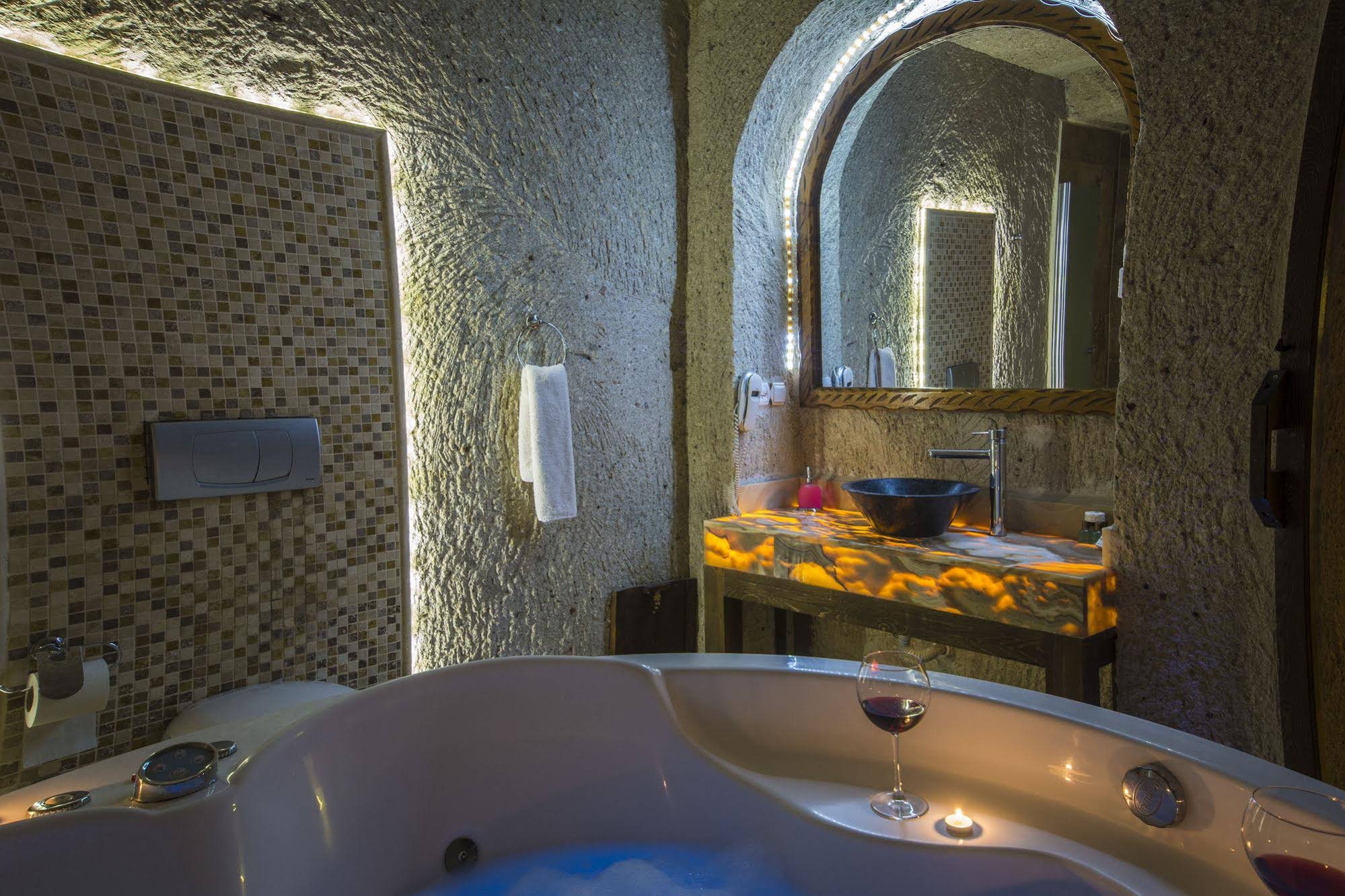 Roma Cave Suite Hotel