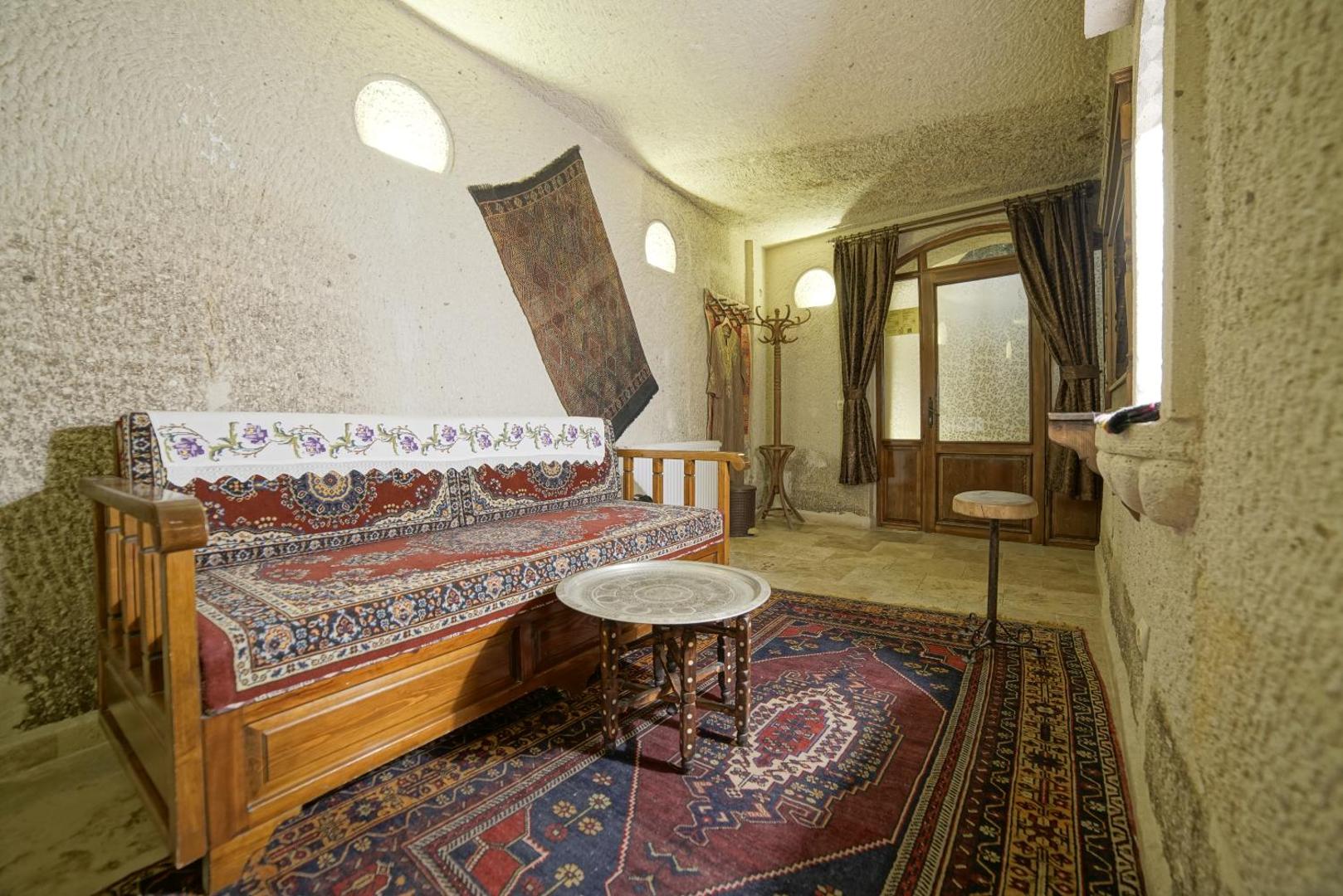 Safran Cave