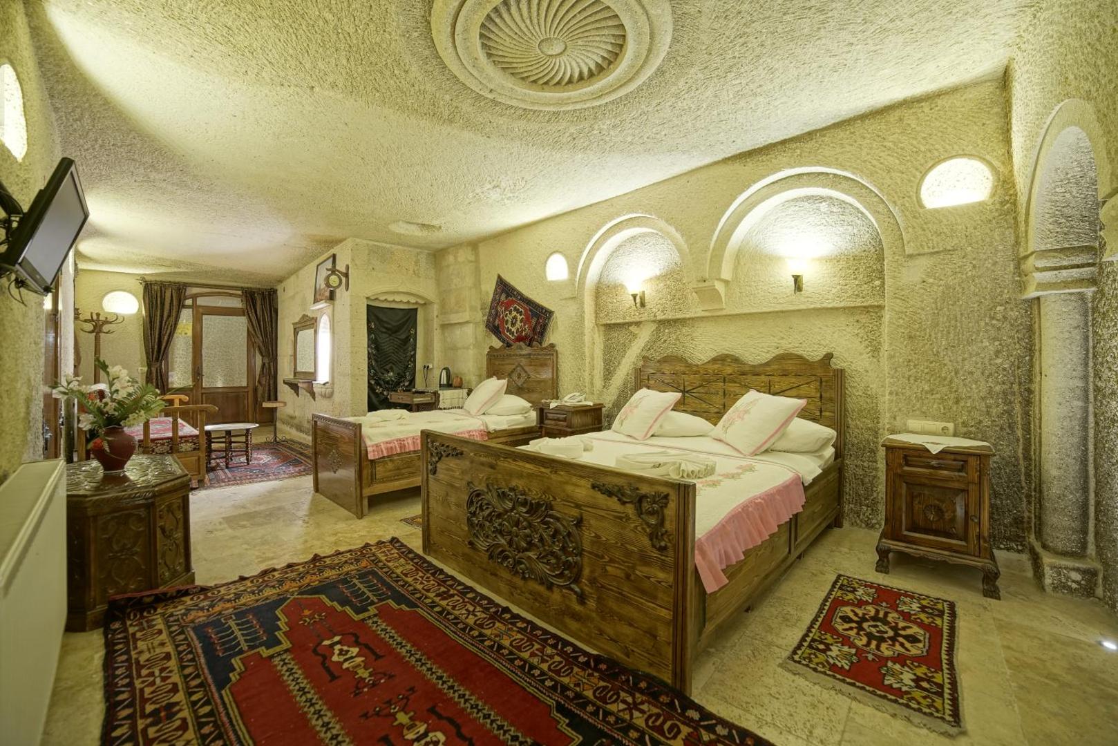 Safran Cave