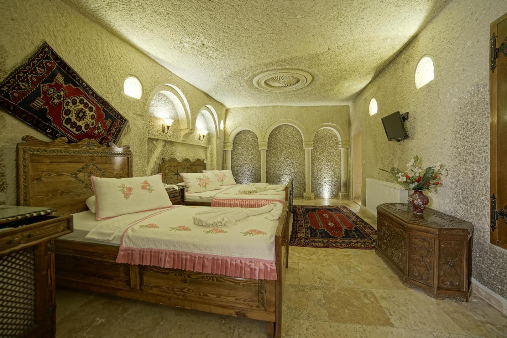 Safran Cave