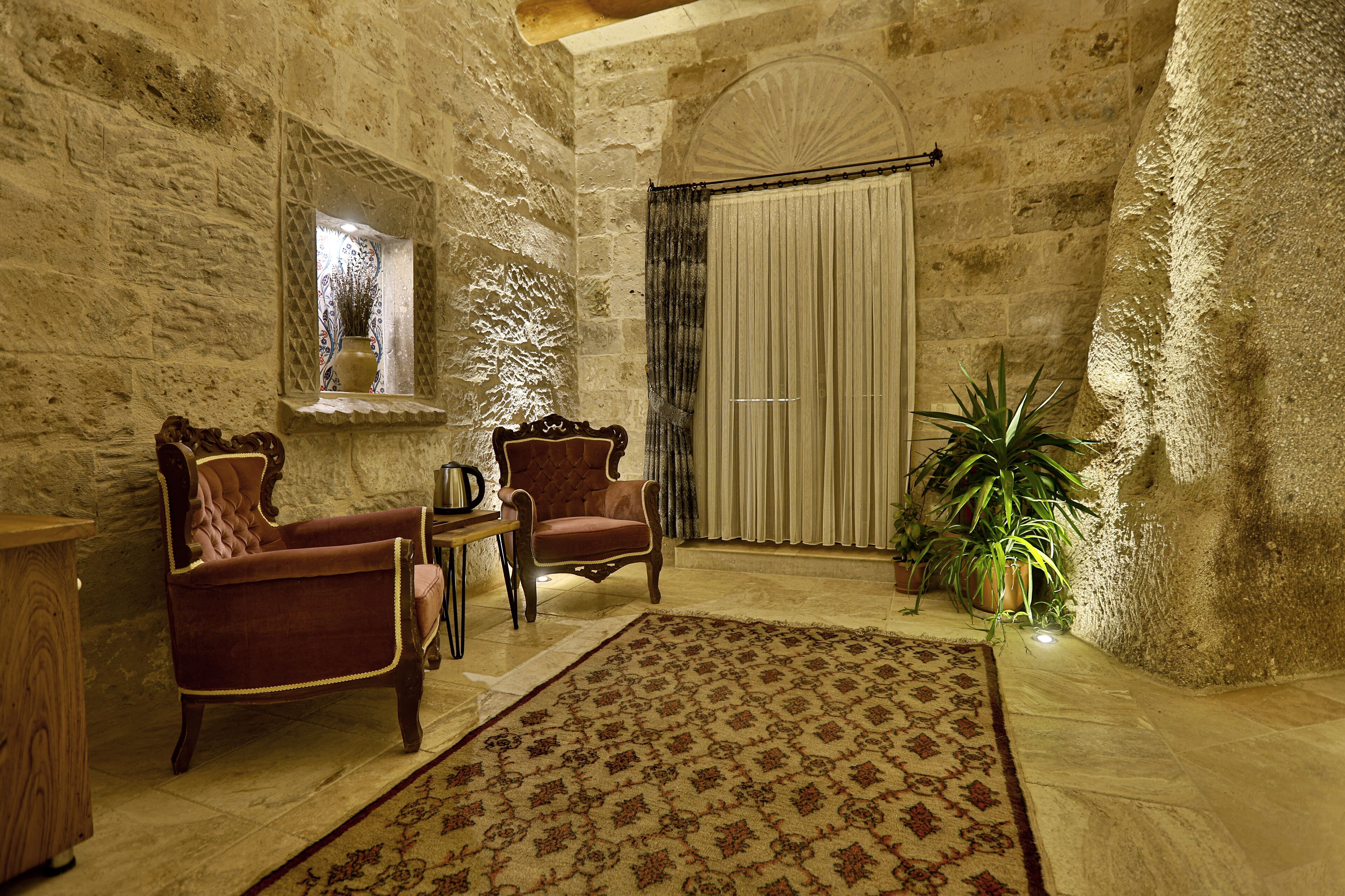 Sah Saray Cave Suites