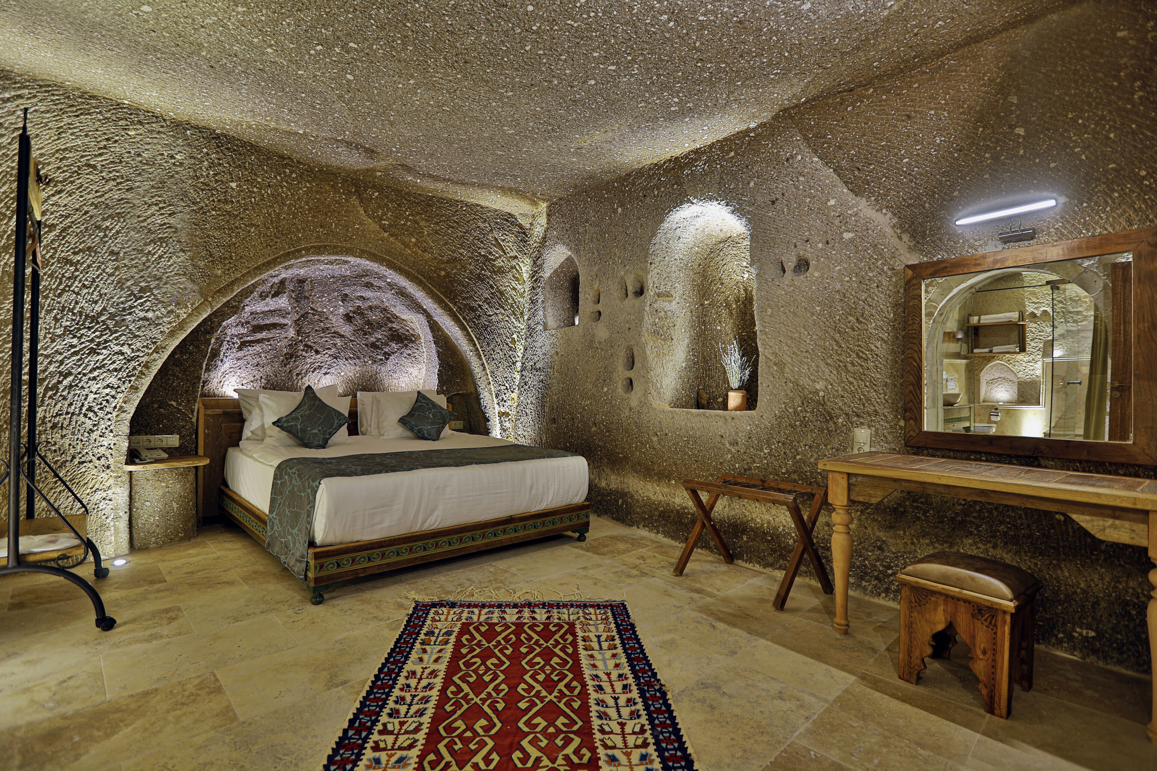 Sah Saray Cave Suites