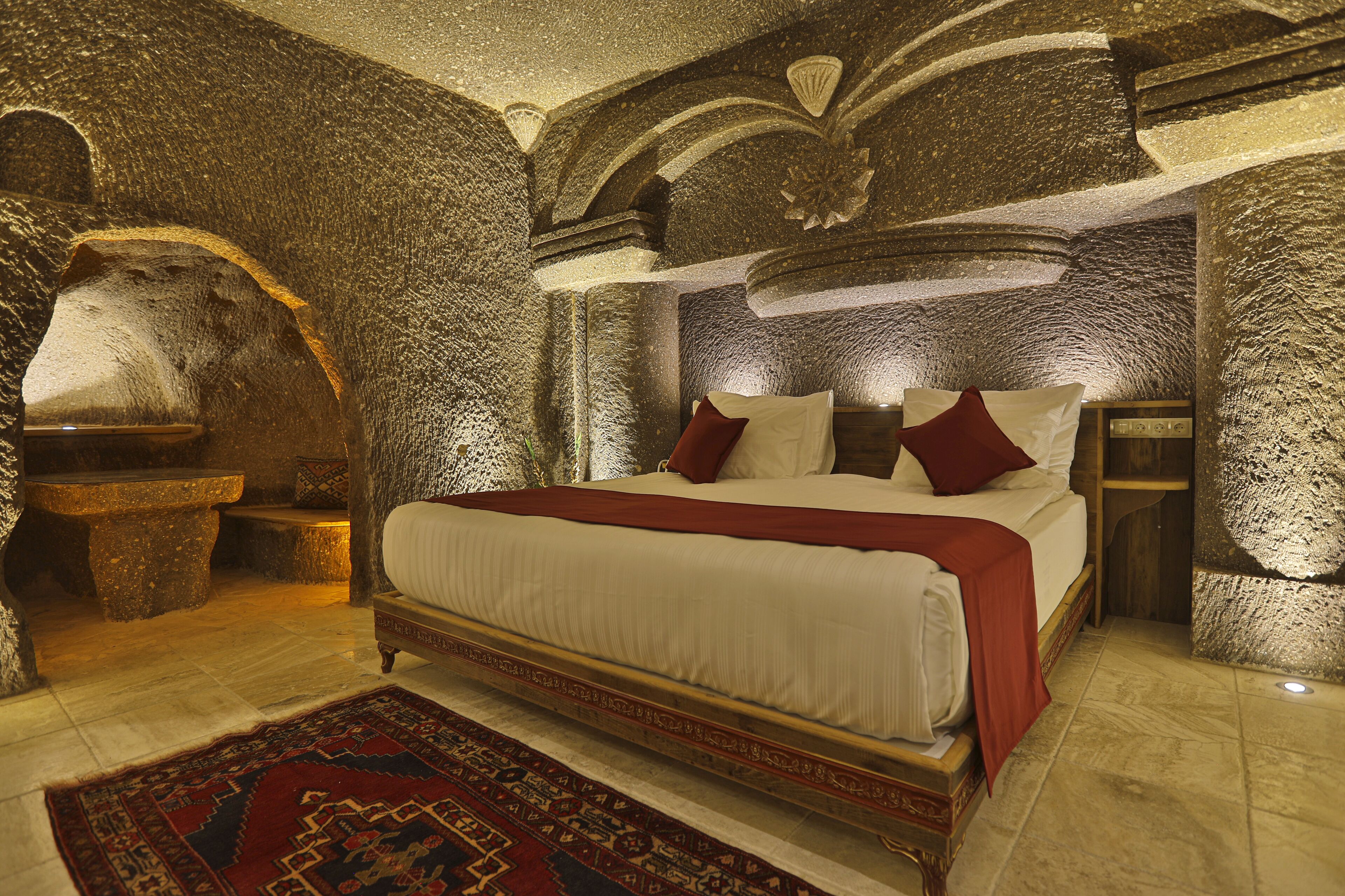 Sah Saray Cave Suites