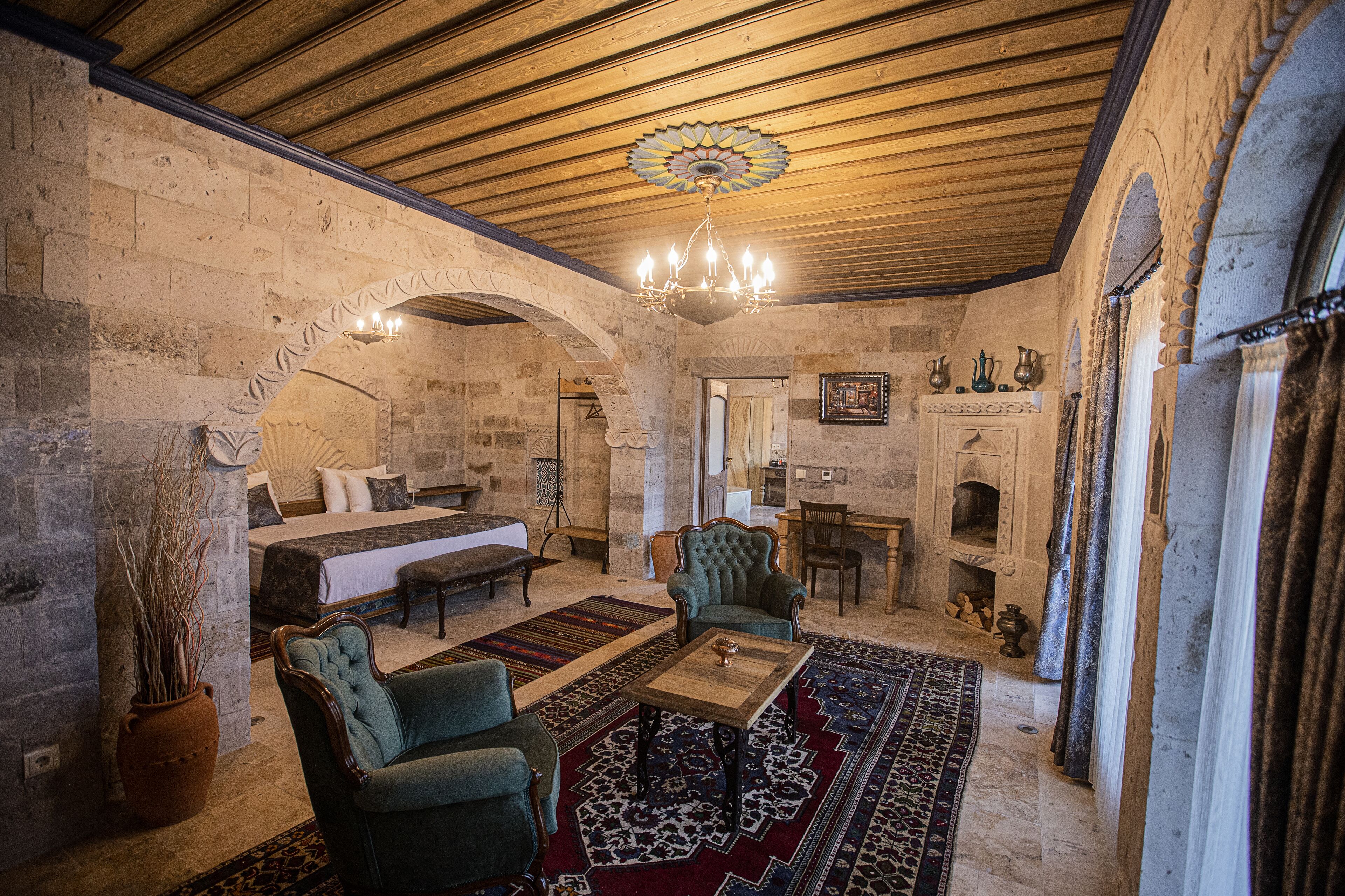 Sah Saray Cave Suites